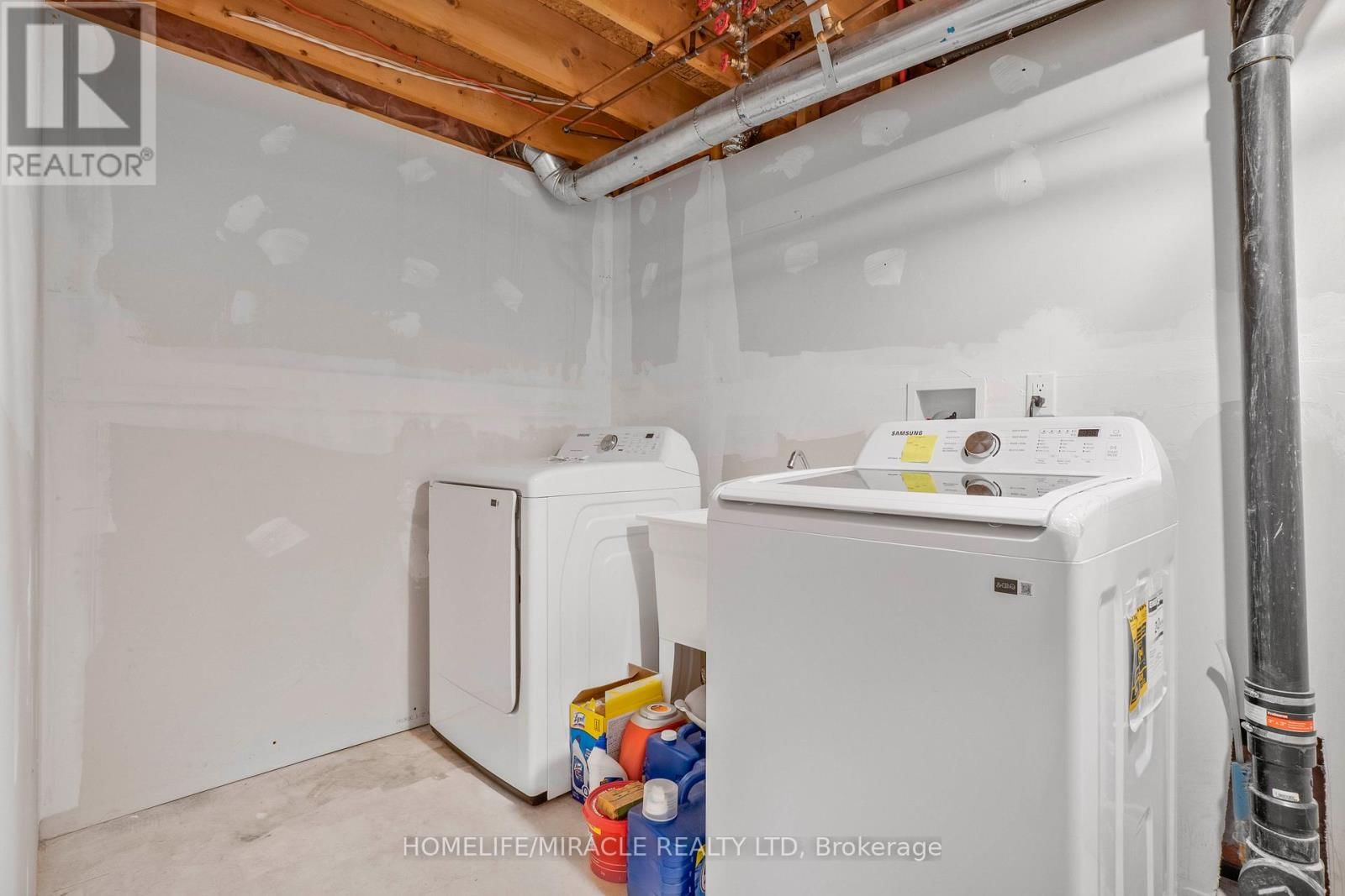 33 AUBURN LANE Image 43