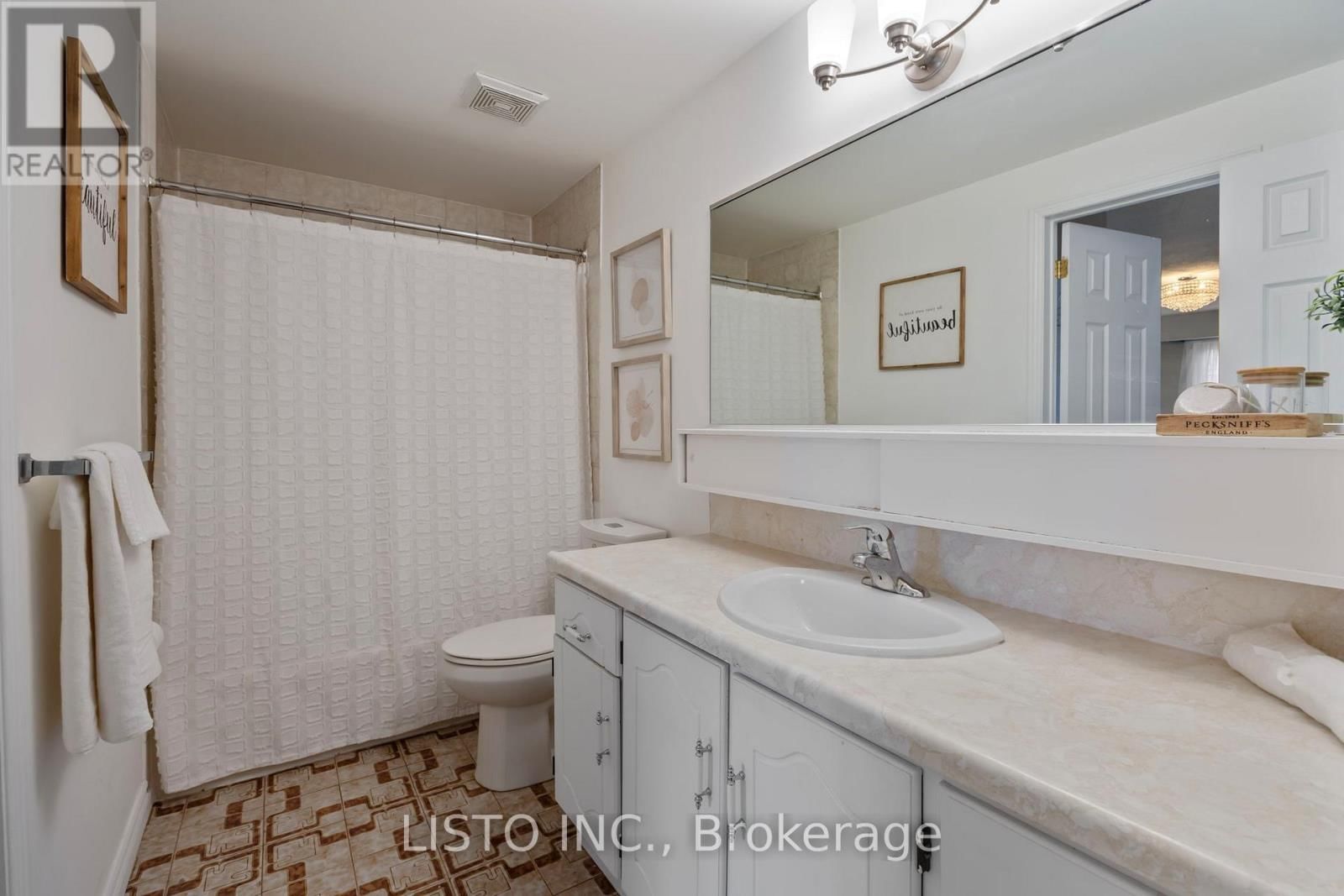 43 ROBBINSTONE DRIVE Image 31