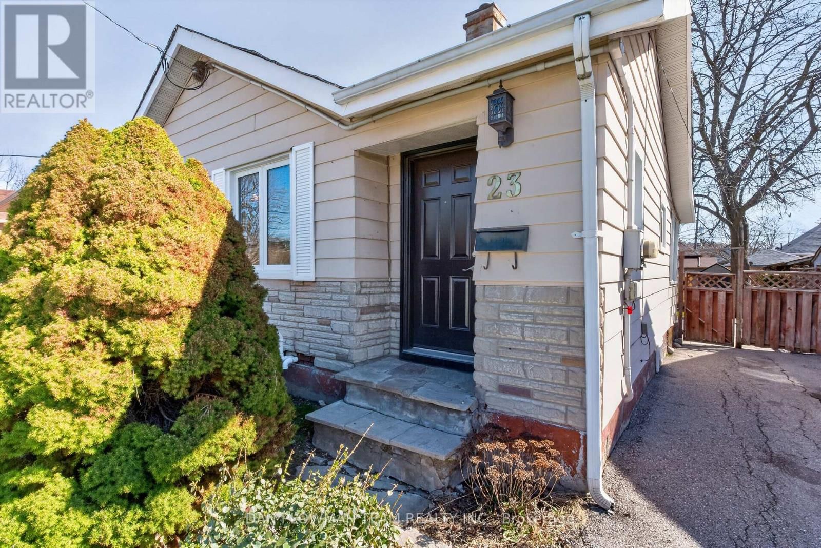 23 PATRICIA AVENUE Image 4