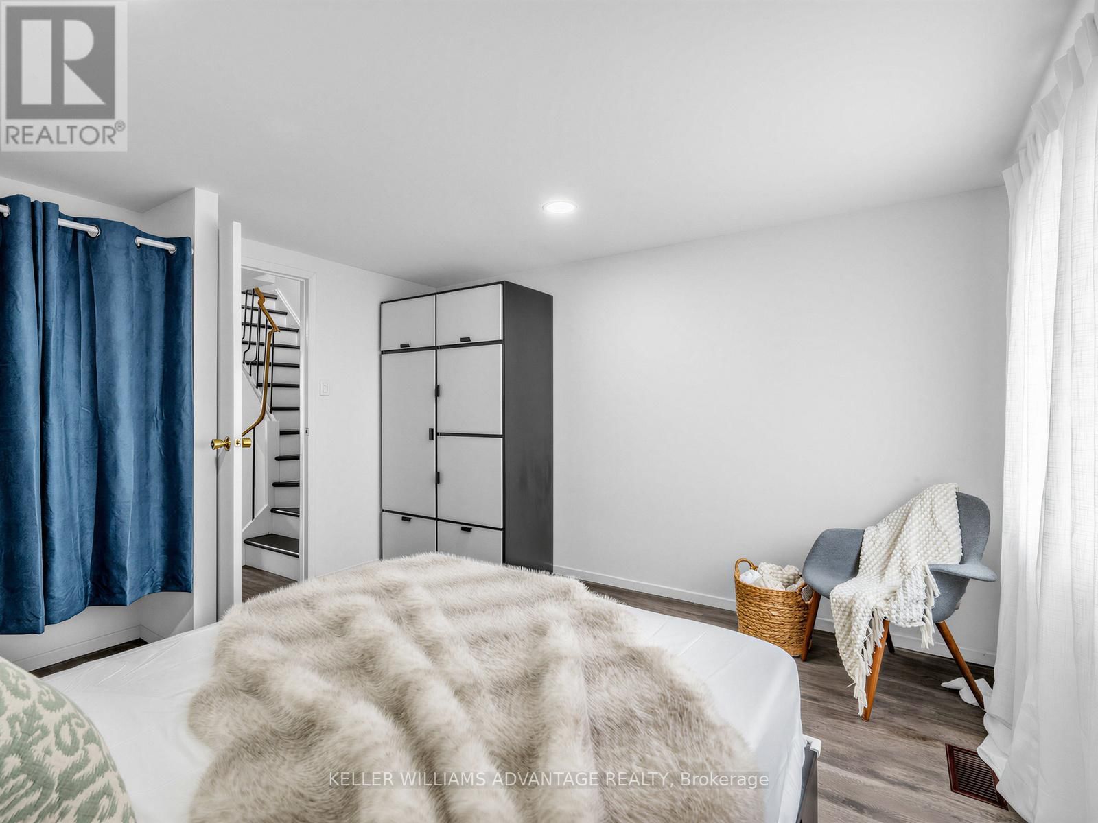 159 - 275 BROADVIEW AVENUE Image 15