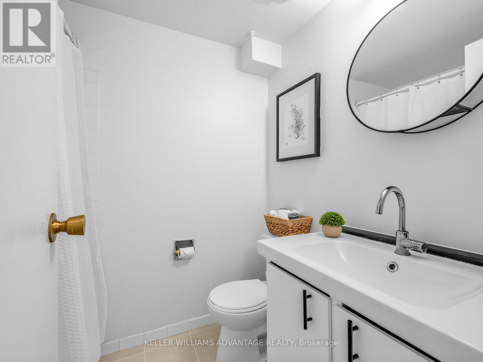 159 - 275 BROADVIEW AVENUE Image 17