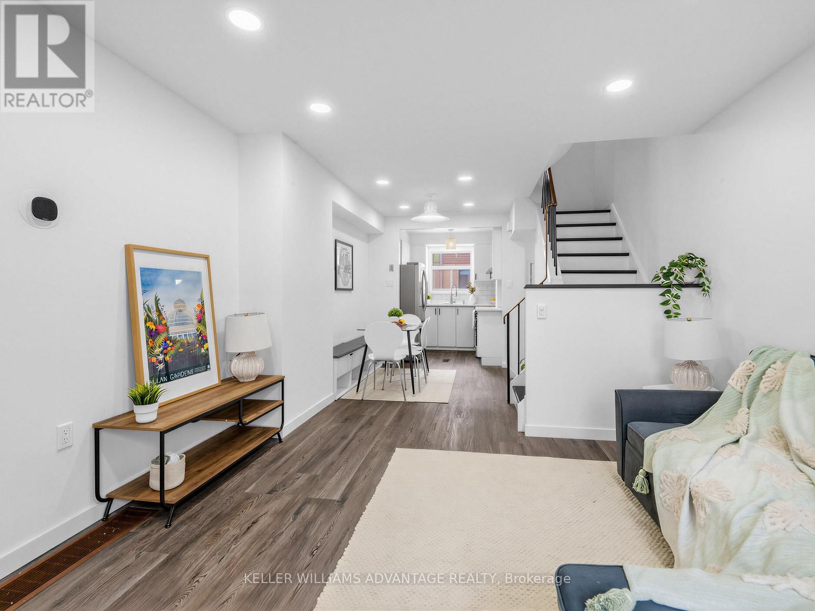 159 - 275 BROADVIEW AVENUE Image 3