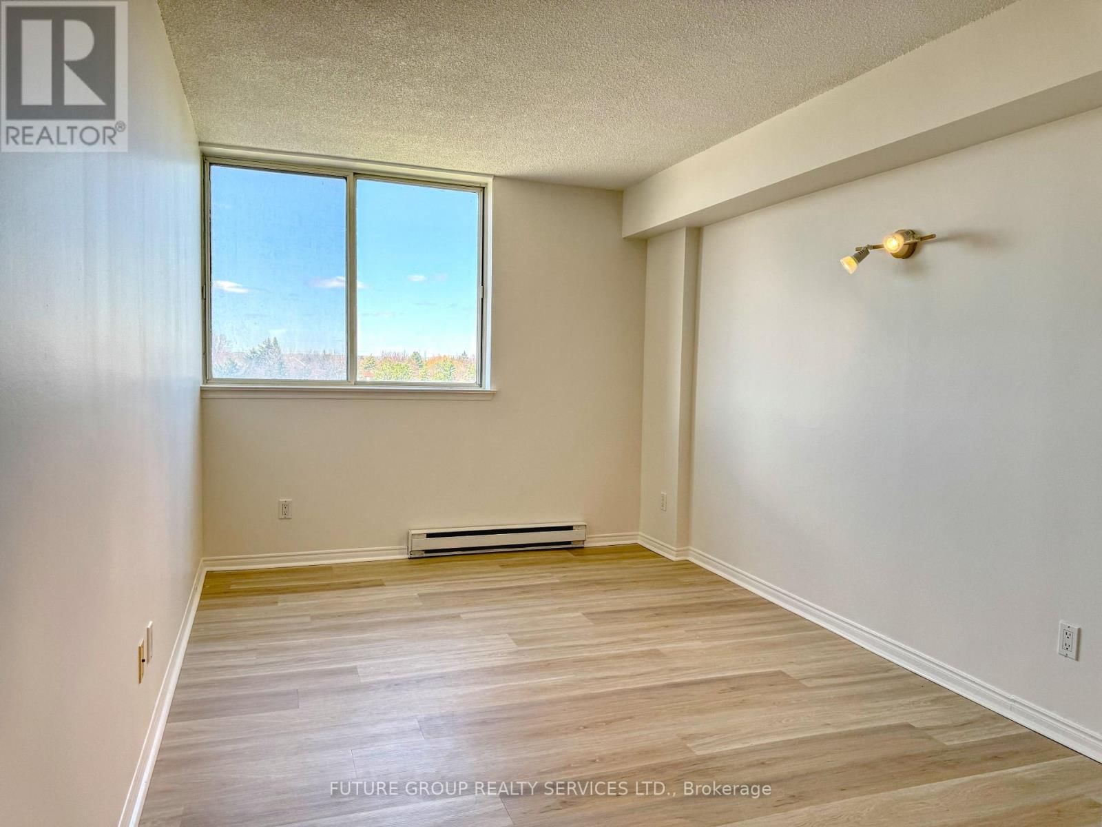 504 - 160 ALTON TOWERS CIRCLE Image 22