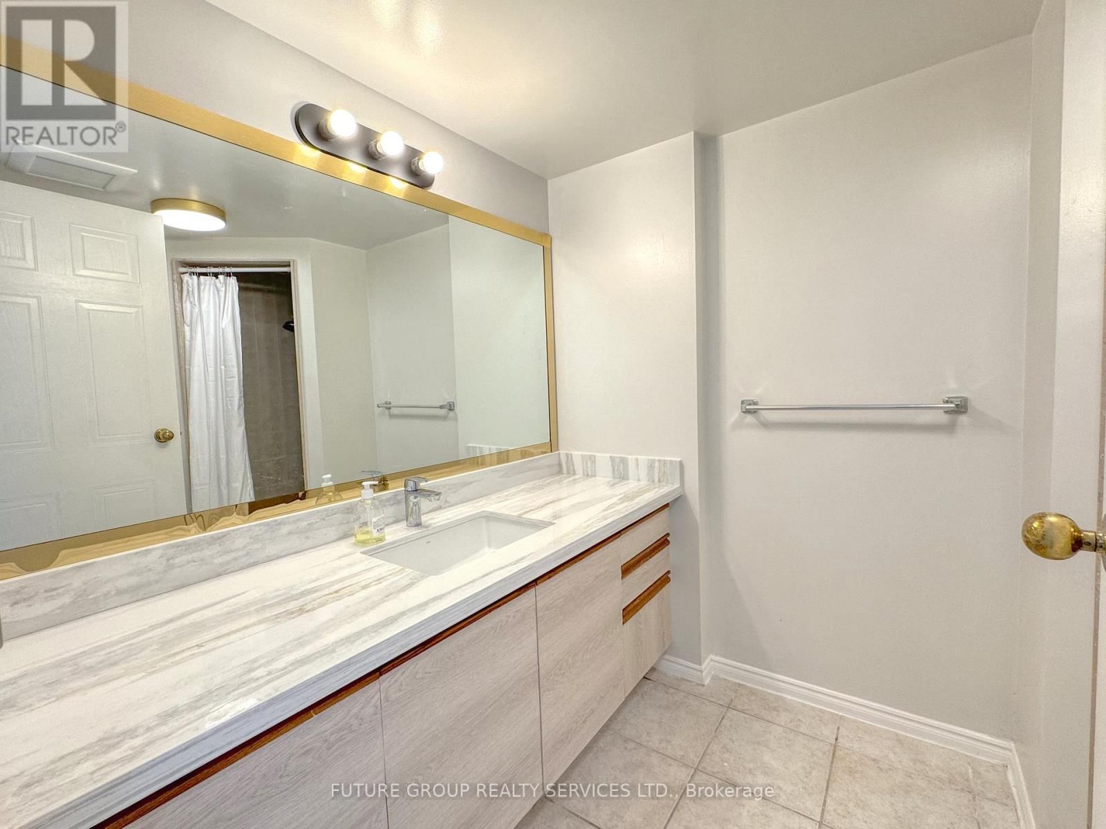 504 - 160 ALTON TOWERS CIRCLE Image 24