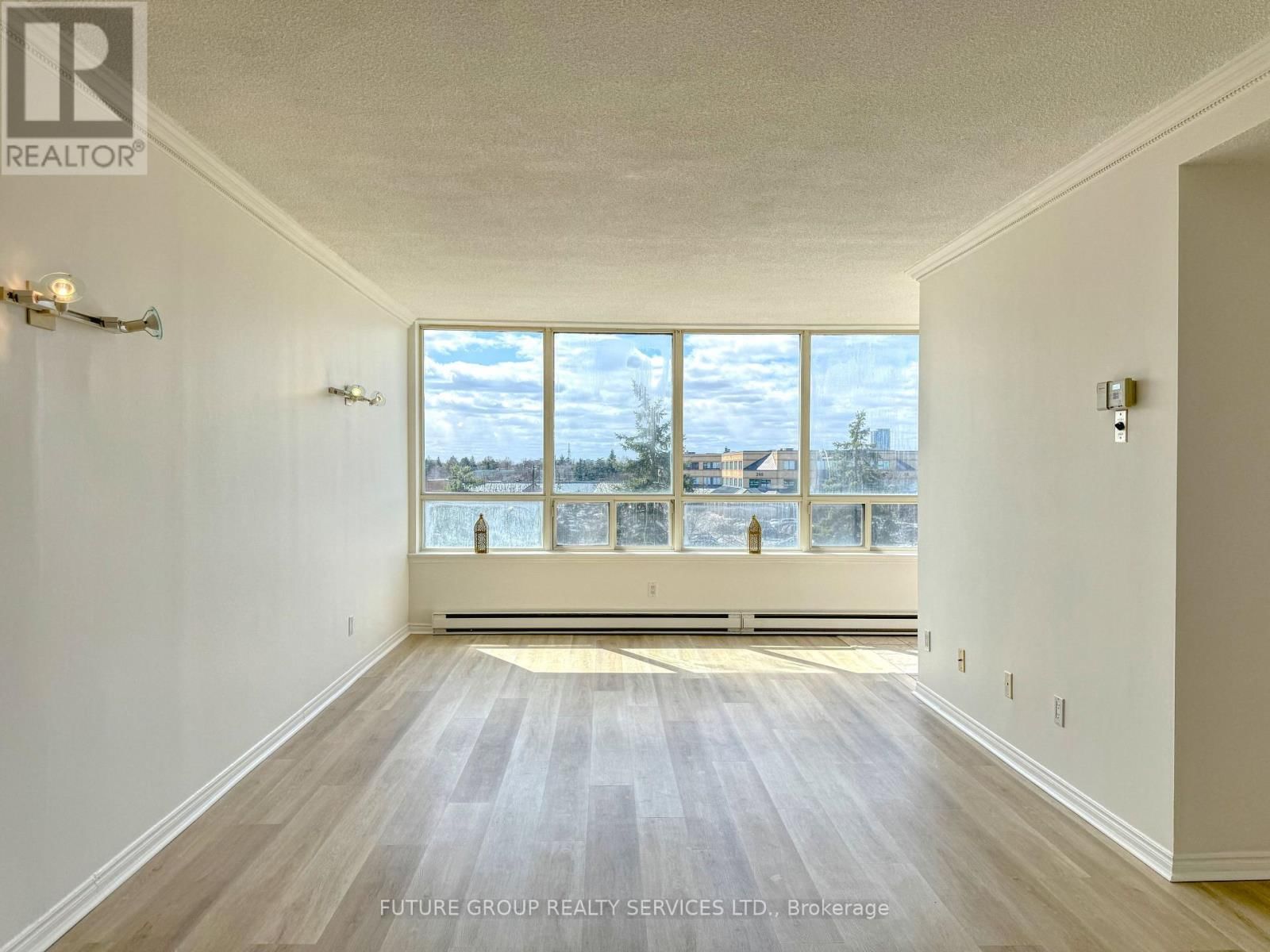 504 - 160 ALTON TOWERS CIRCLE Image 33