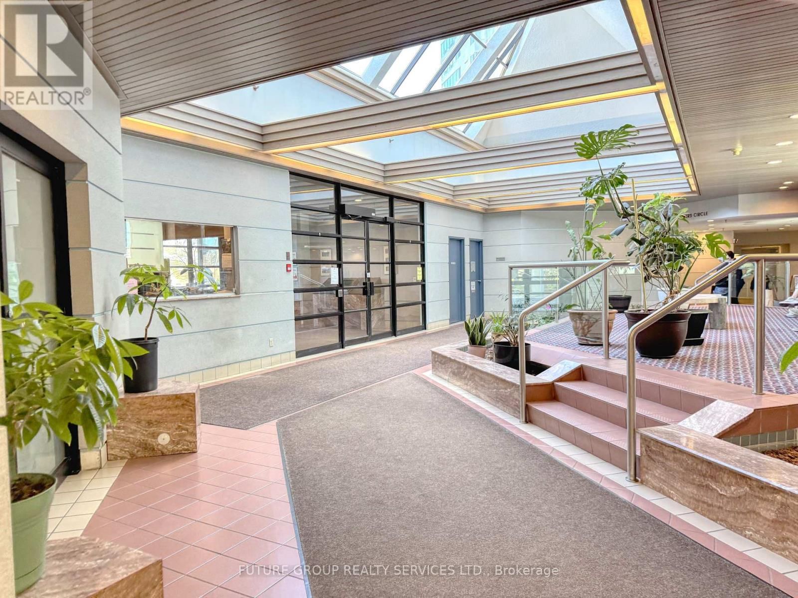 504 - 160 ALTON TOWERS CIRCLE Image 37