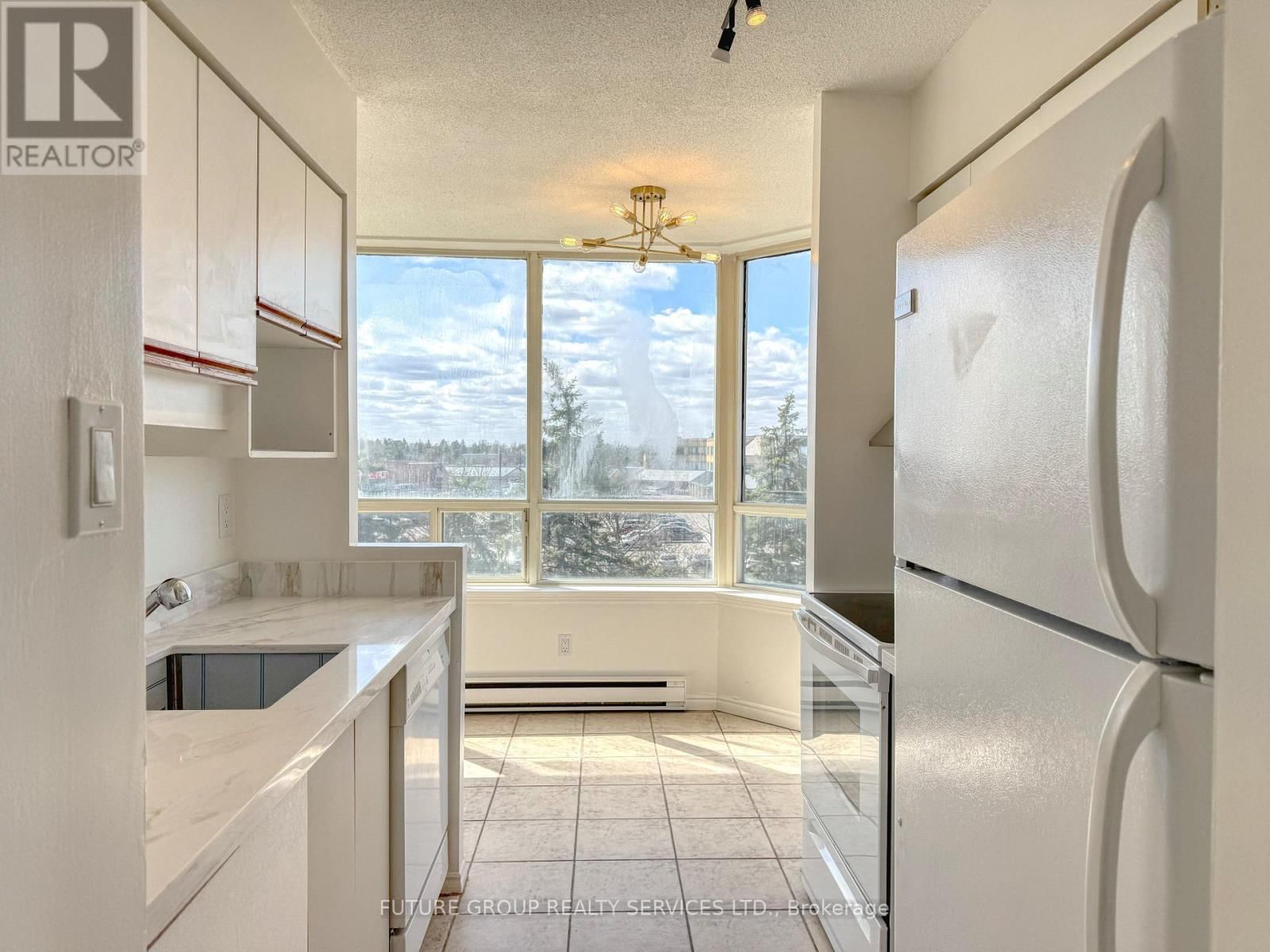 504 - 160 ALTON TOWERS CIRCLE Image 7