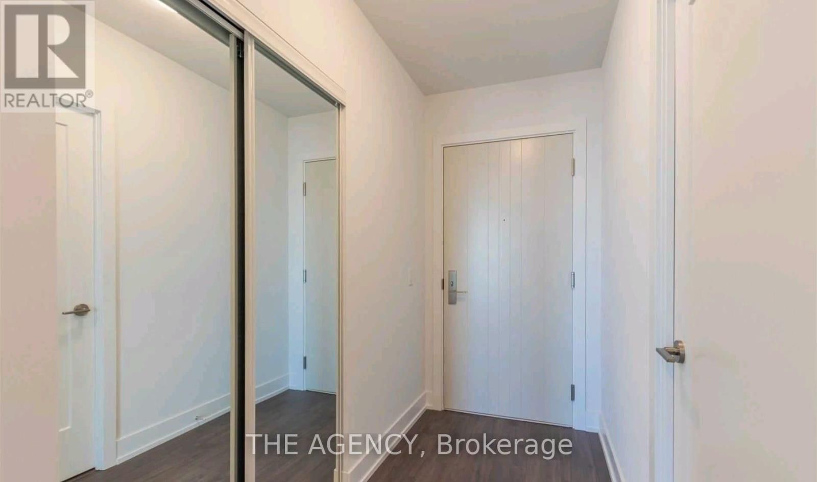 1709 - 2550 SIMCOE STREET NORTH Image 3