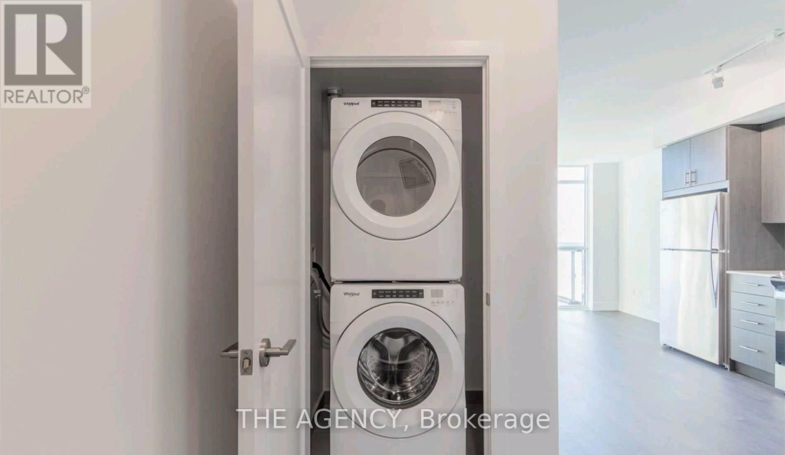 1709 - 2550 SIMCOE STREET NORTH Image 6