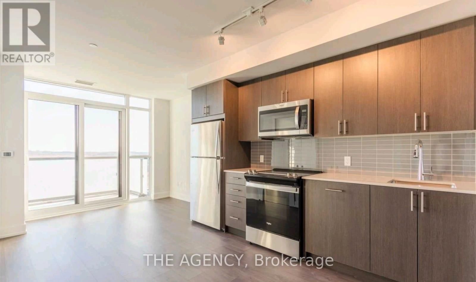 1709 - 2550 SIMCOE STREET NORTH Image 8