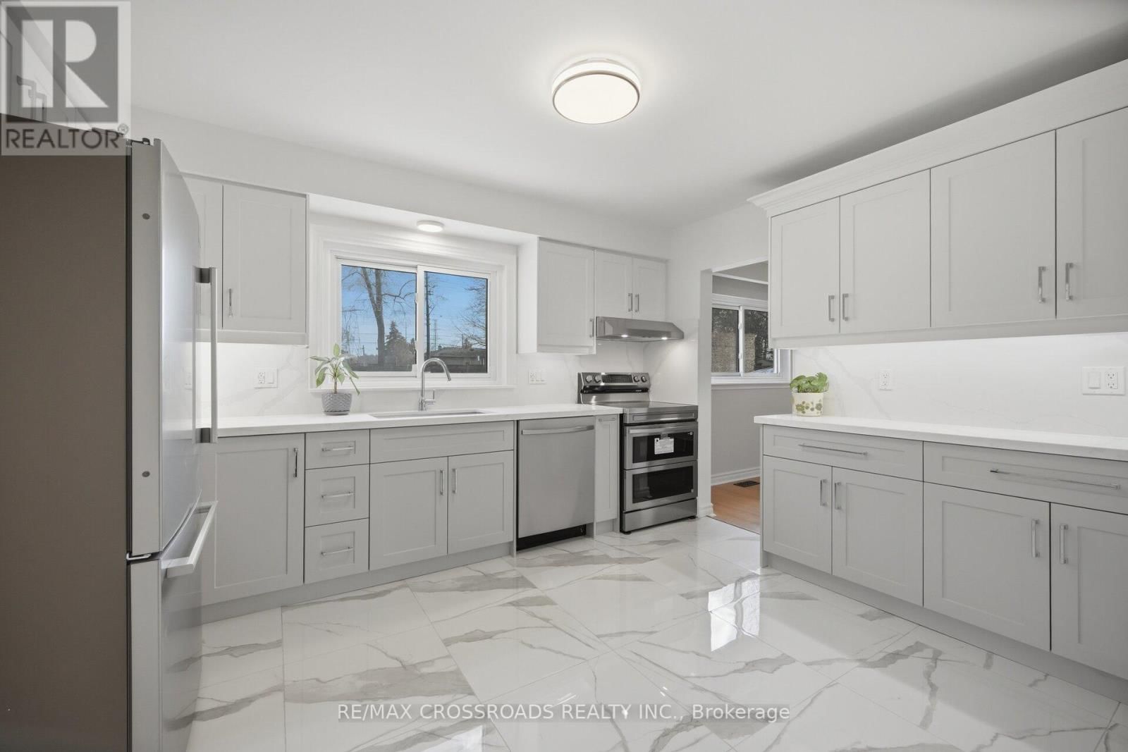 19 PORTICO DRIVE Image 19