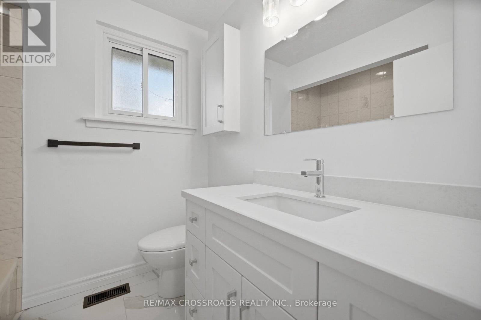 19 PORTICO DRIVE Image 34