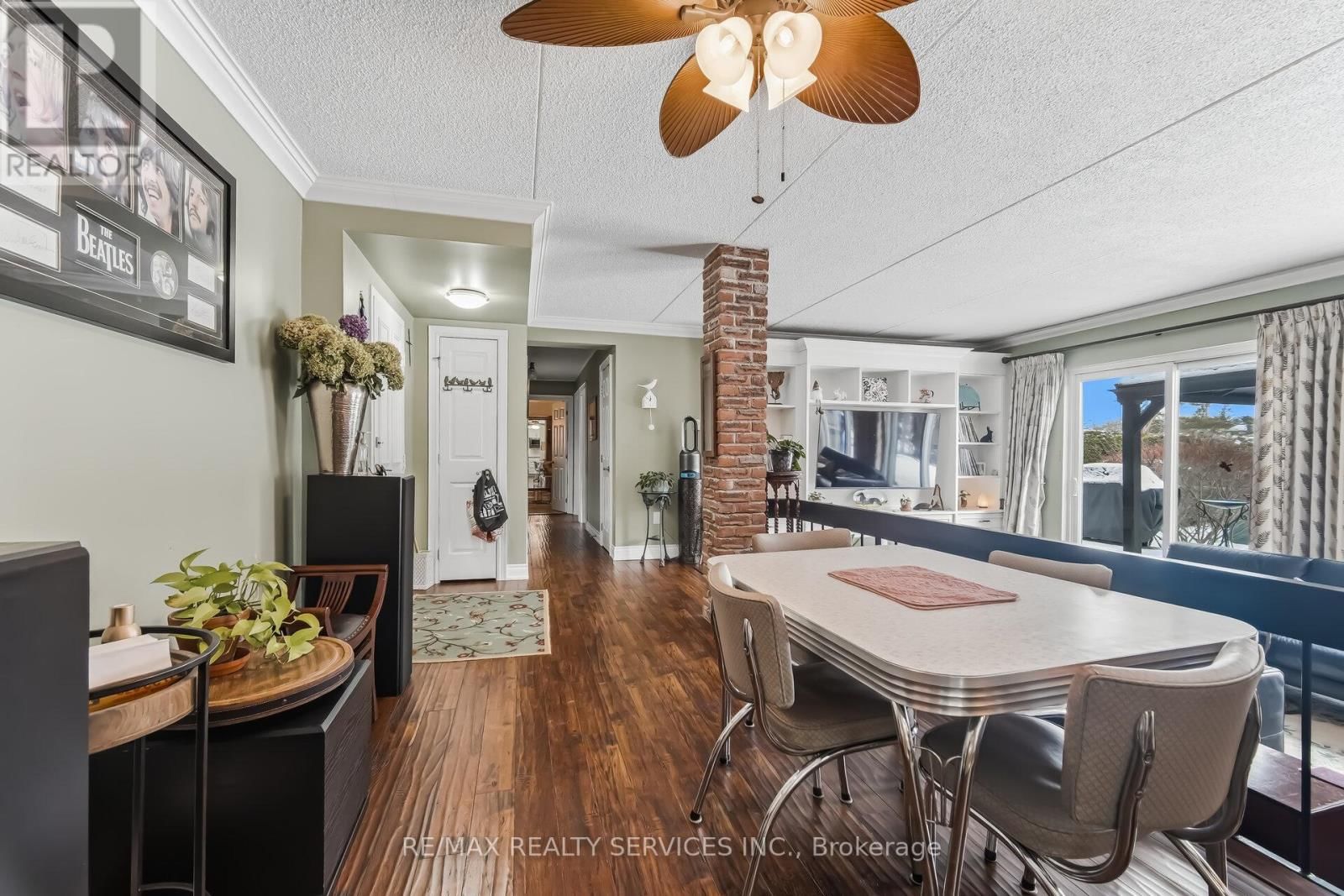 105 - 580 MARY STREET EAST Image 11