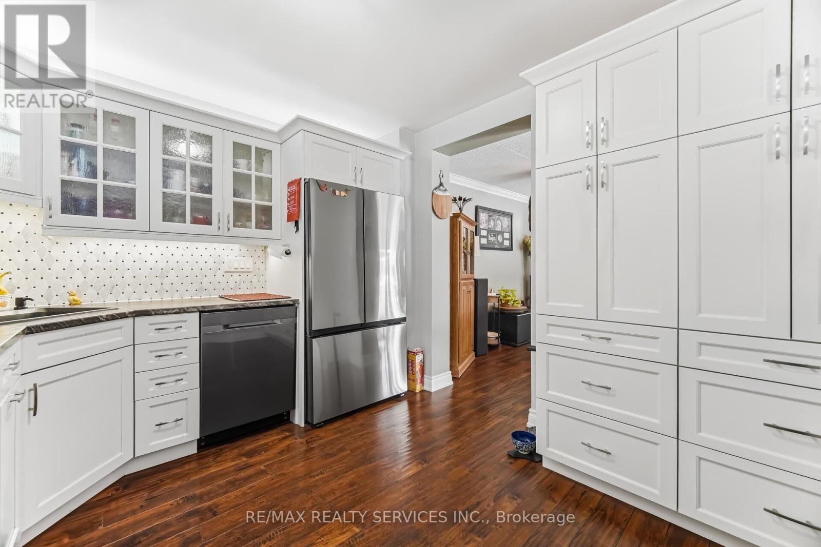 105 - 580 MARY STREET EAST Image 14