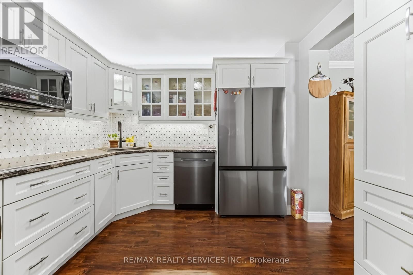 105 - 580 MARY STREET EAST Image 15