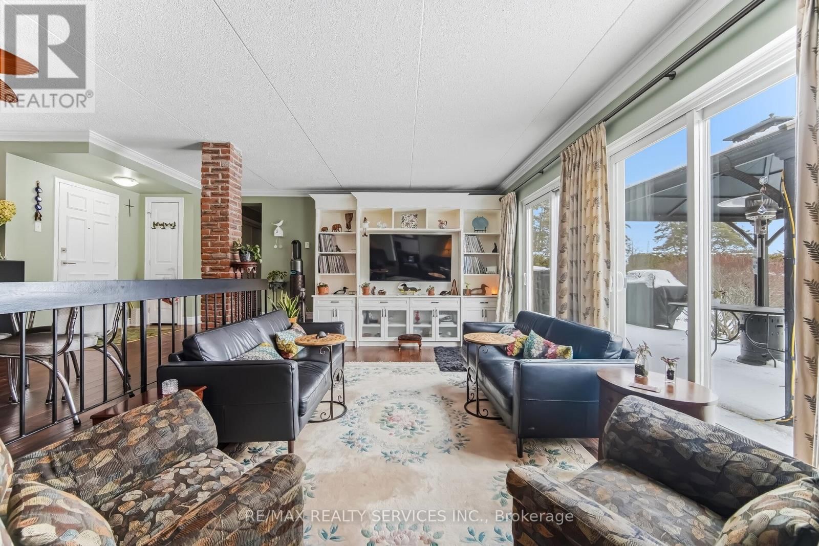 105 - 580 MARY STREET EAST Image 17