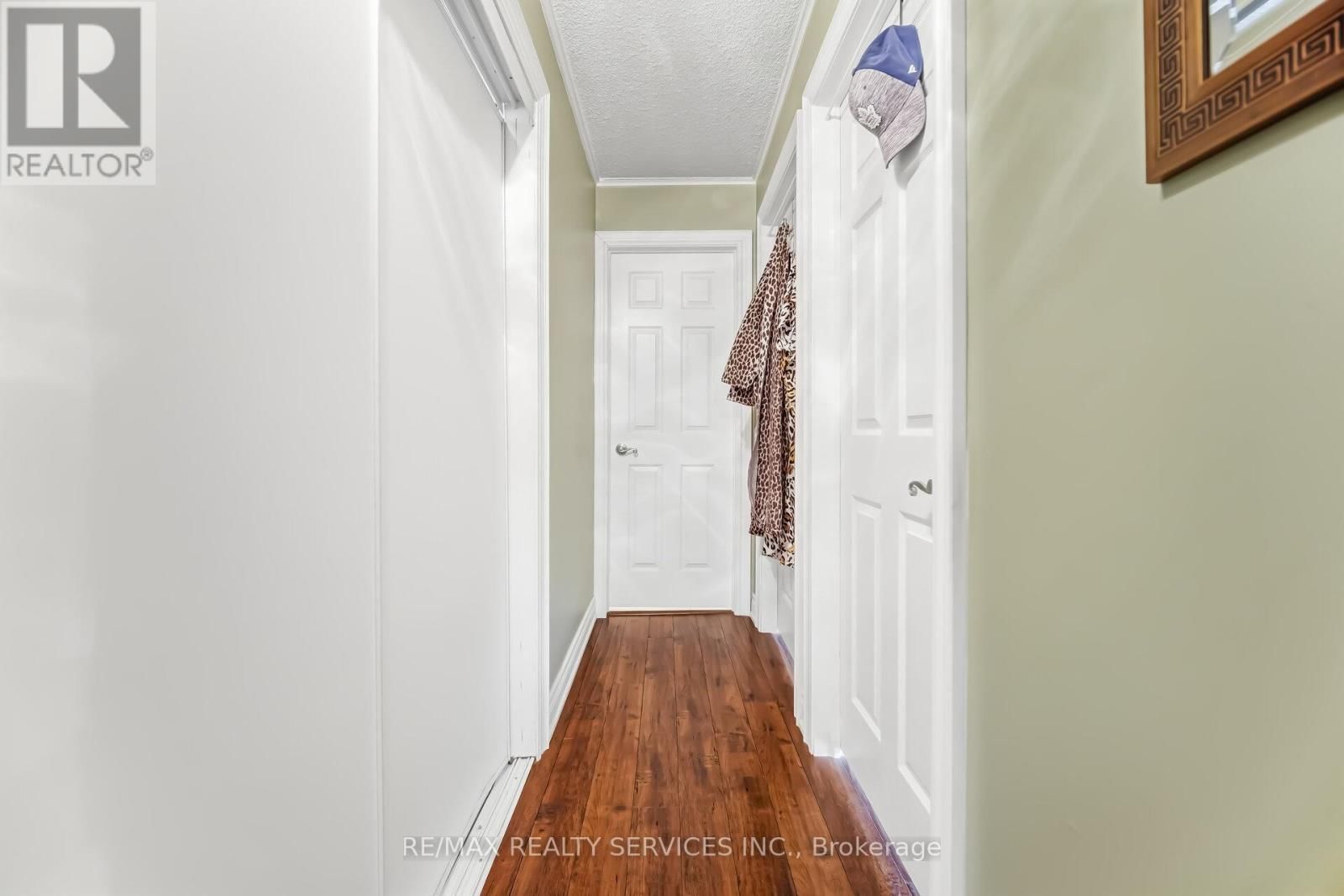 105 - 580 MARY STREET EAST Image 22