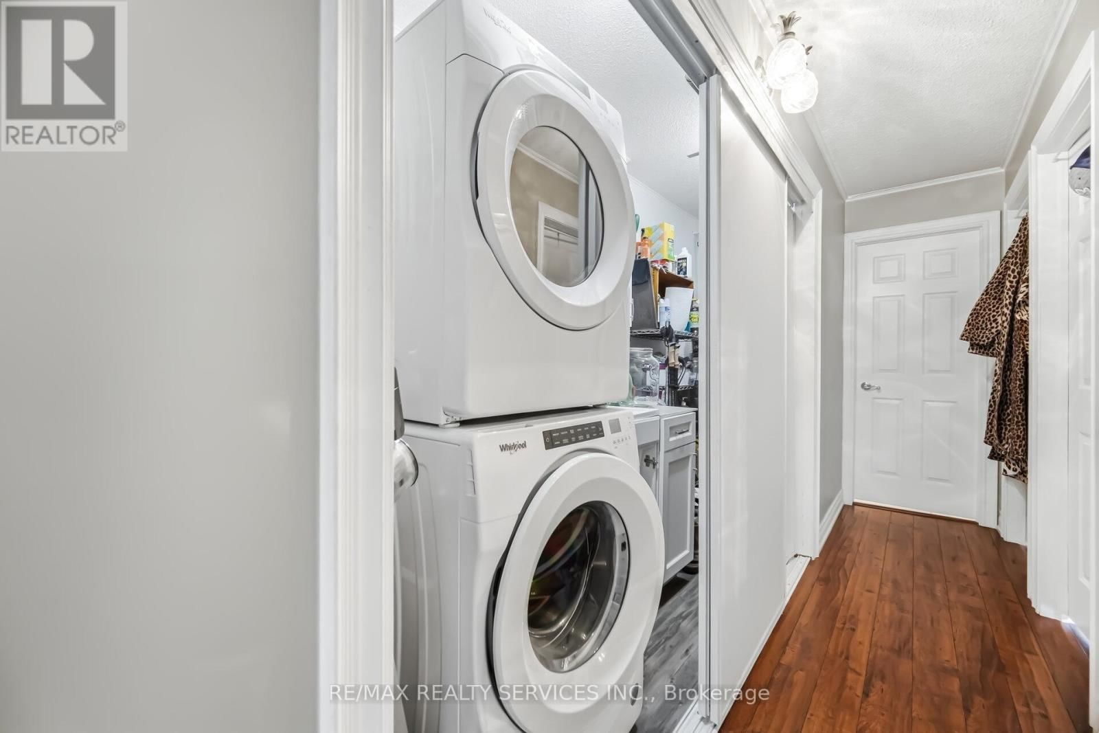 105 - 580 MARY STREET EAST Image 28