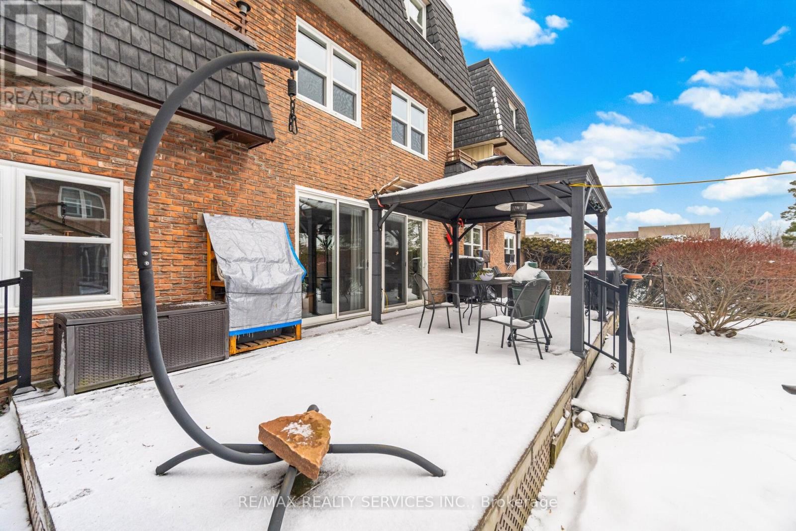 105 - 580 MARY STREET EAST Image 33