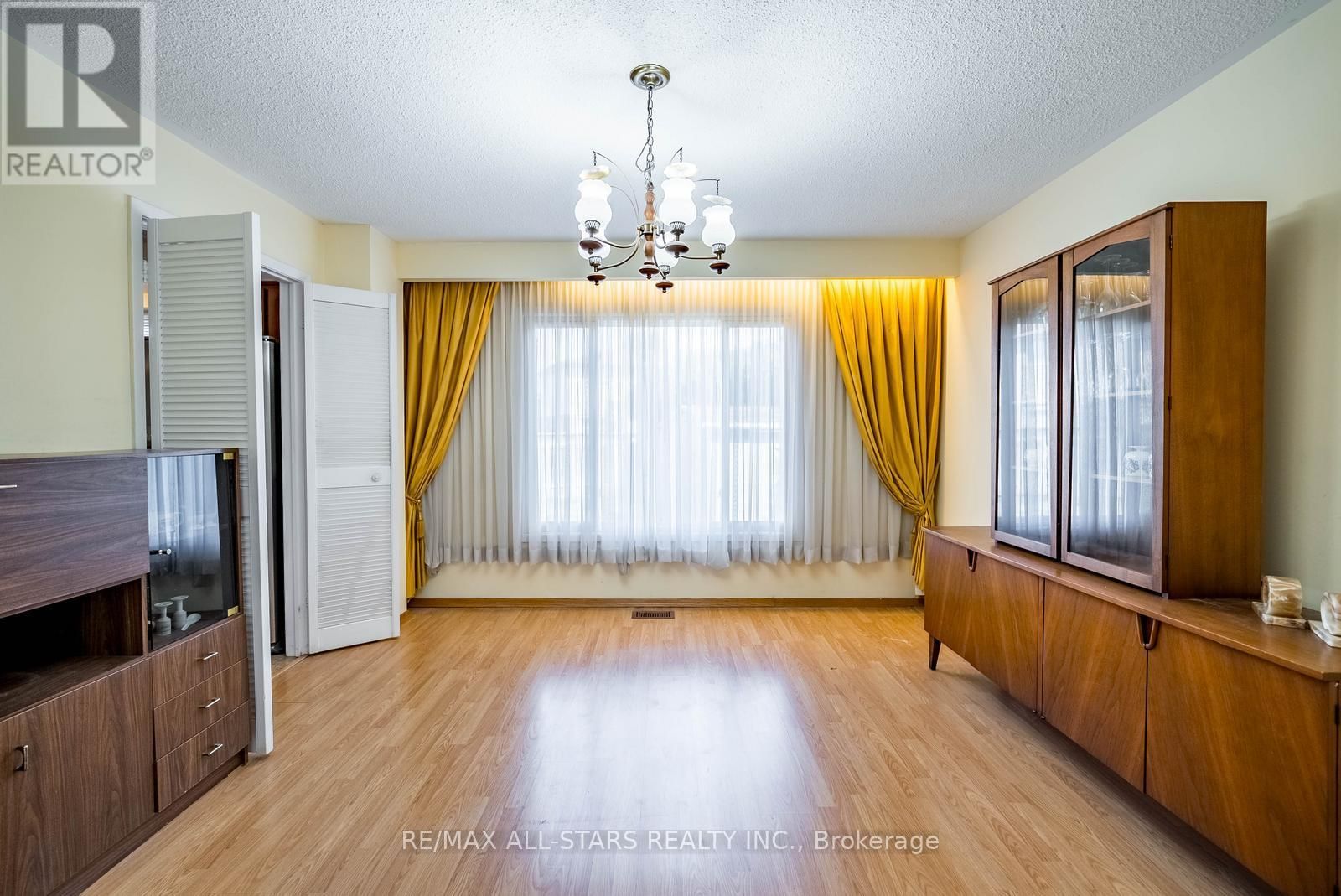 57 GLOXINIA CRESCENT Image 13