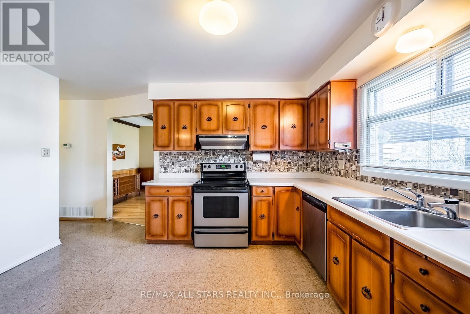 57 GLOXINIA CRESCENT Image 15