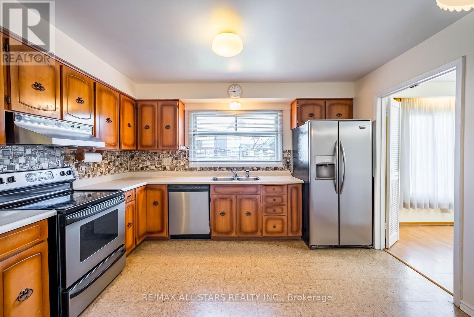 57 GLOXINIA CRESCENT Image 16