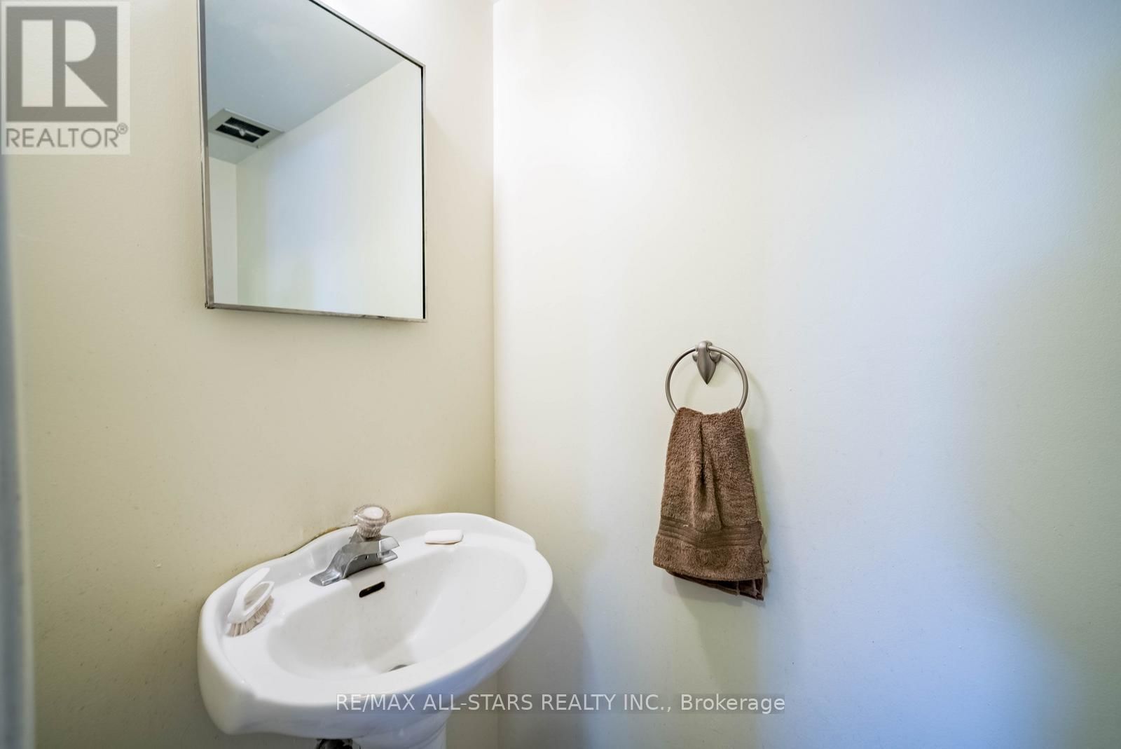 57 GLOXINIA CRESCENT Image 21