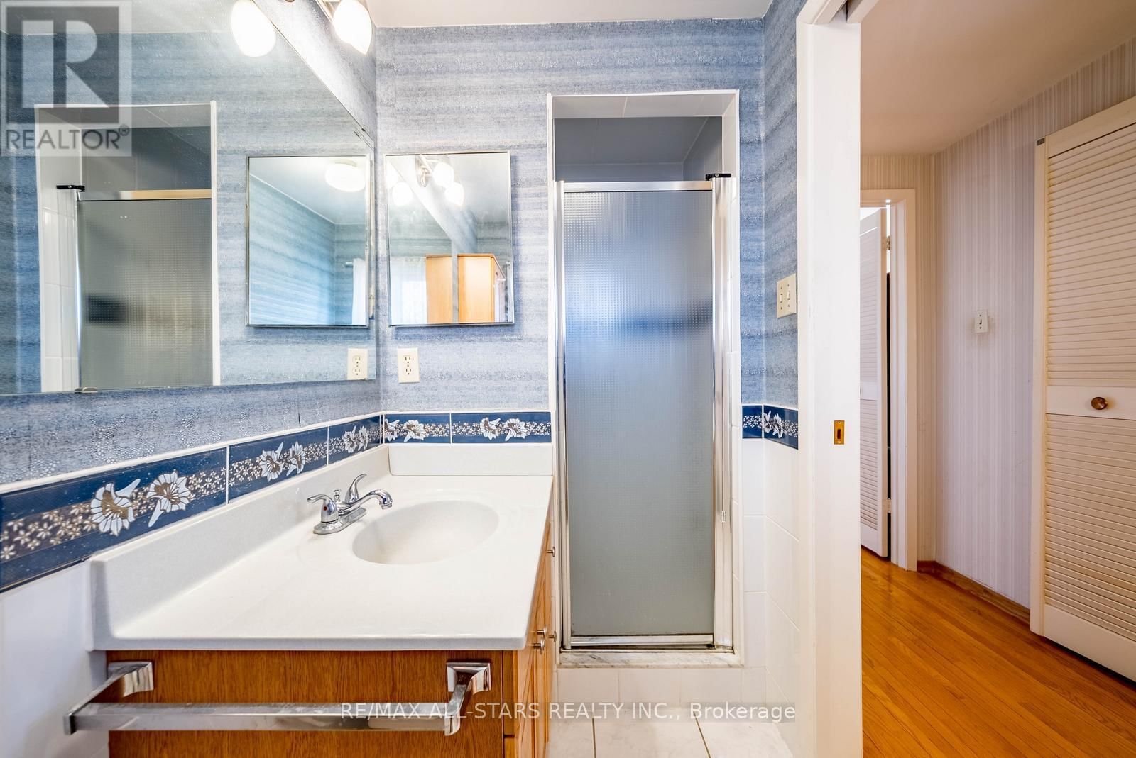 57 GLOXINIA CRESCENT Image 32