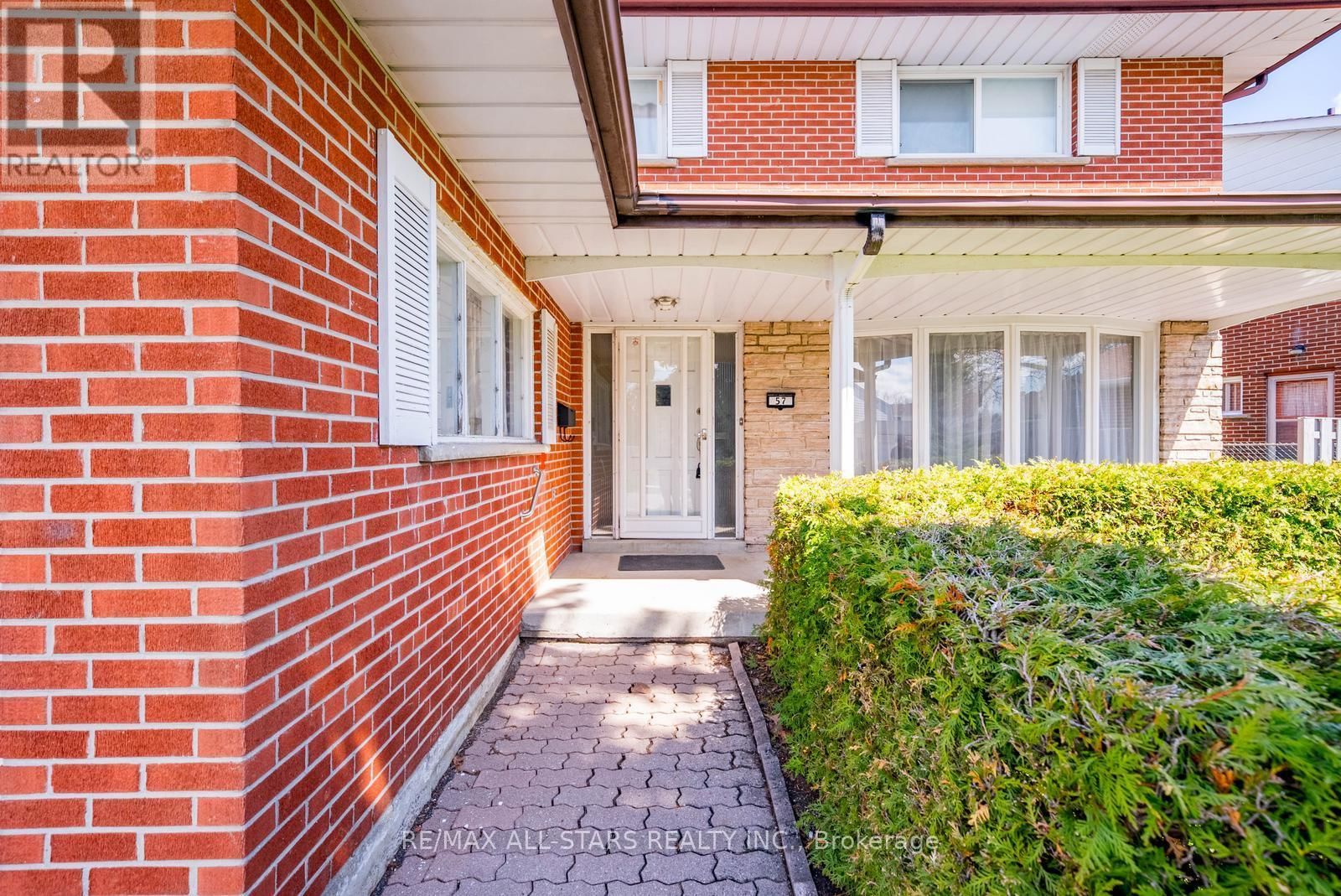 57 GLOXINIA CRESCENT Image 8