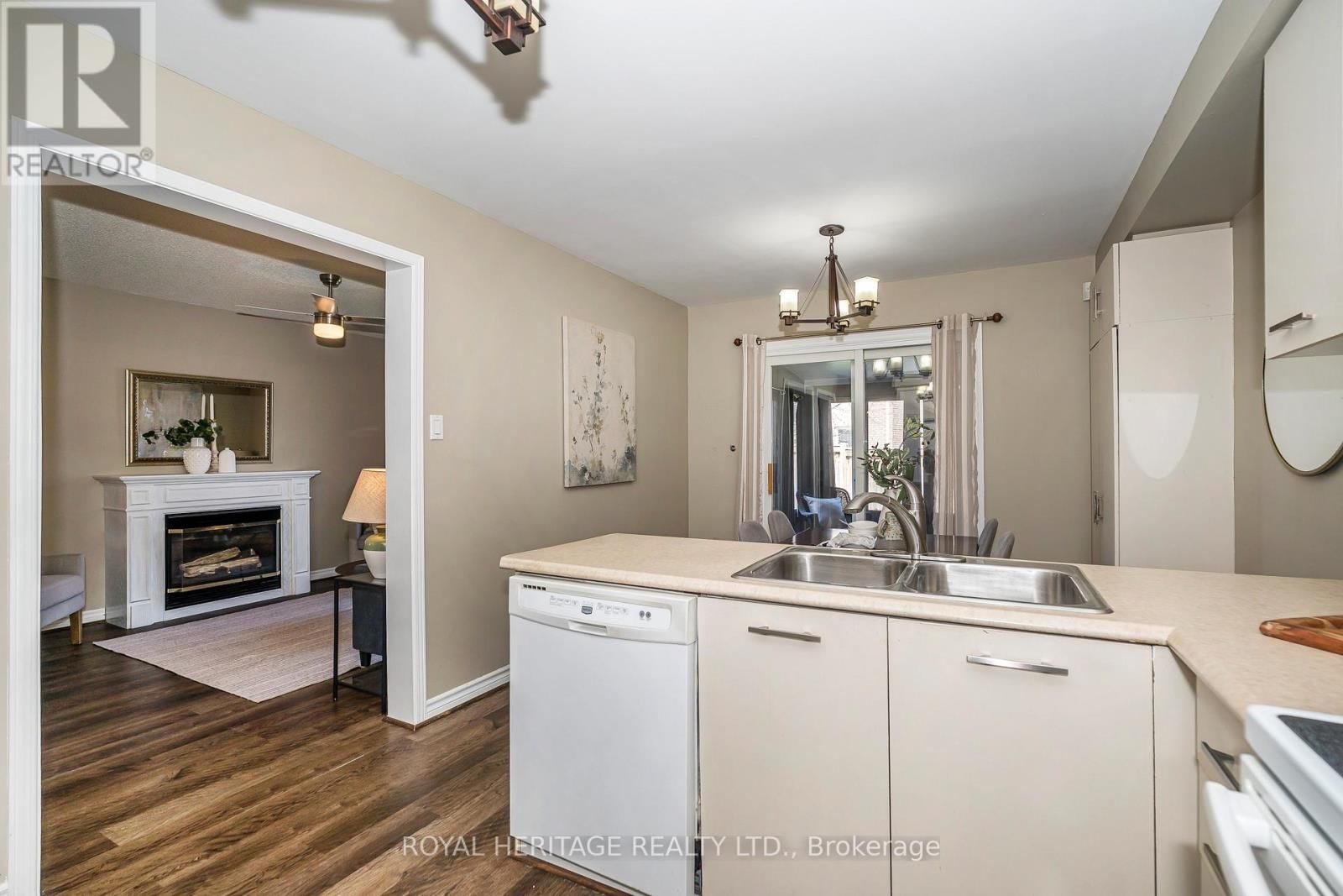 67 HUGHES CRESCENT Image 16