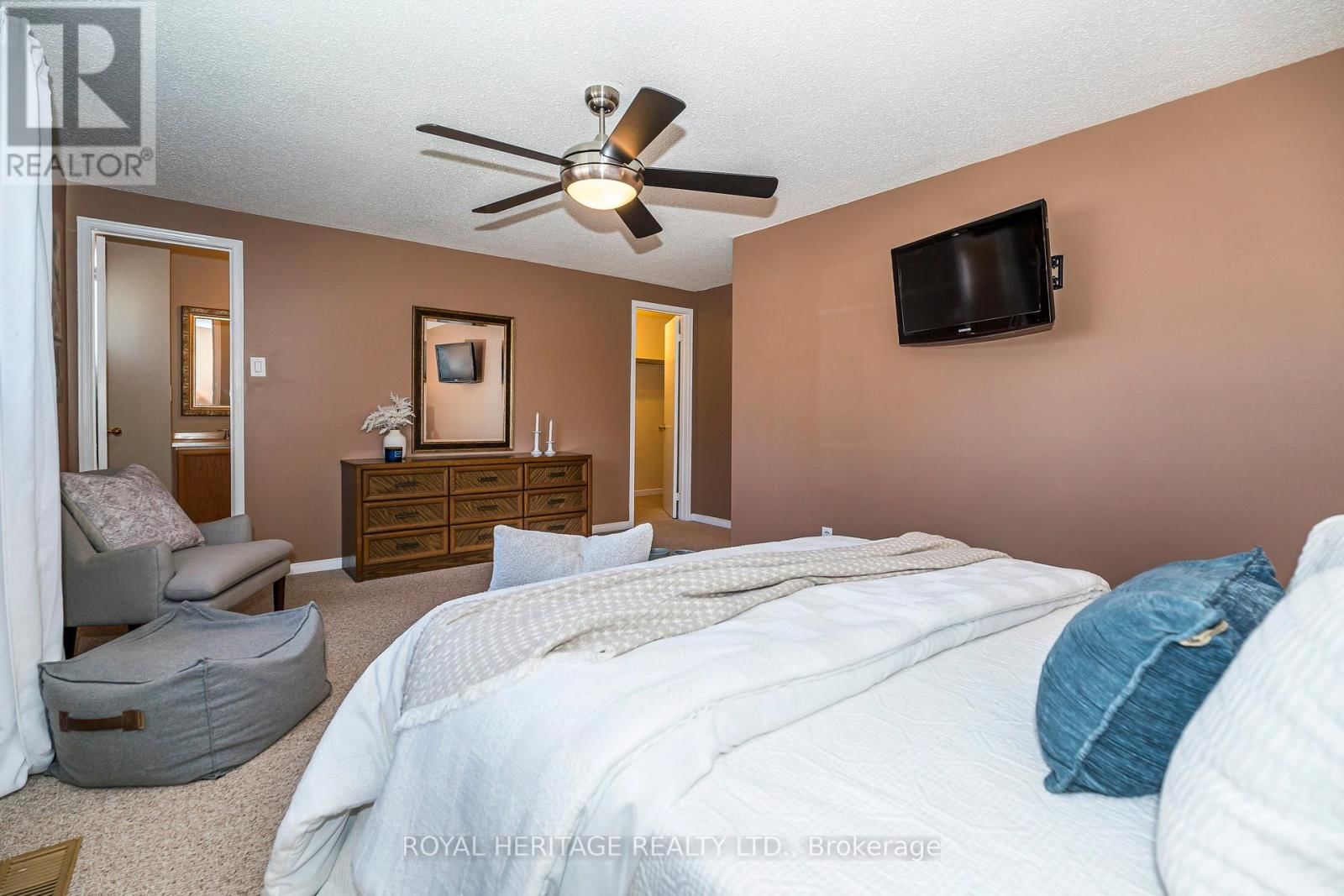 67 HUGHES CRESCENT Image 25