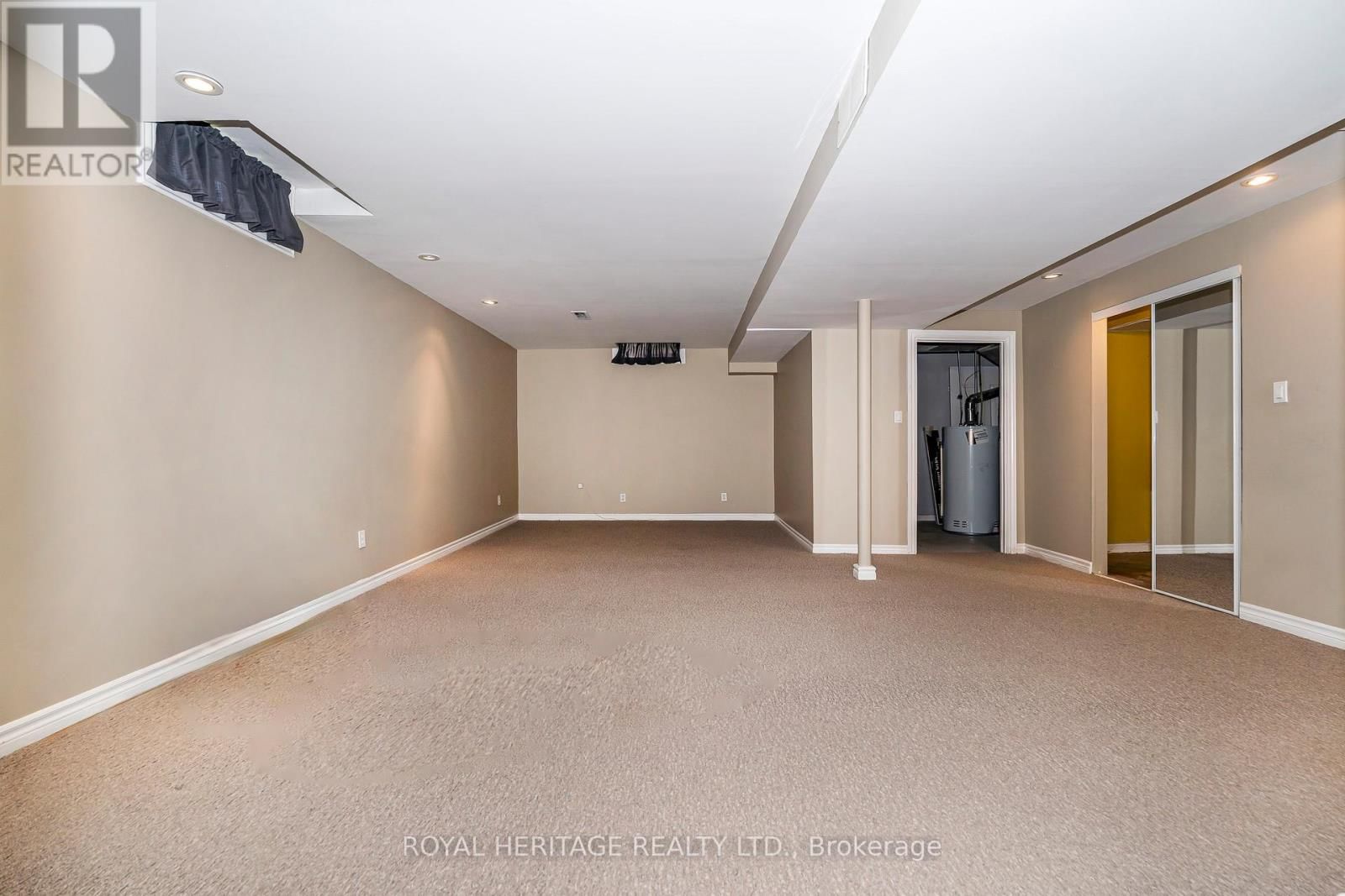 67 HUGHES CRESCENT Image 32