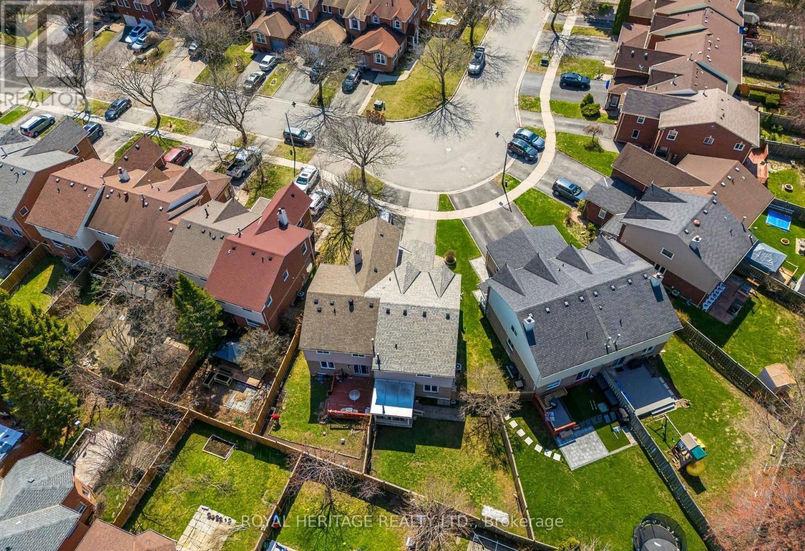 67 HUGHES CRESCENT Image 48