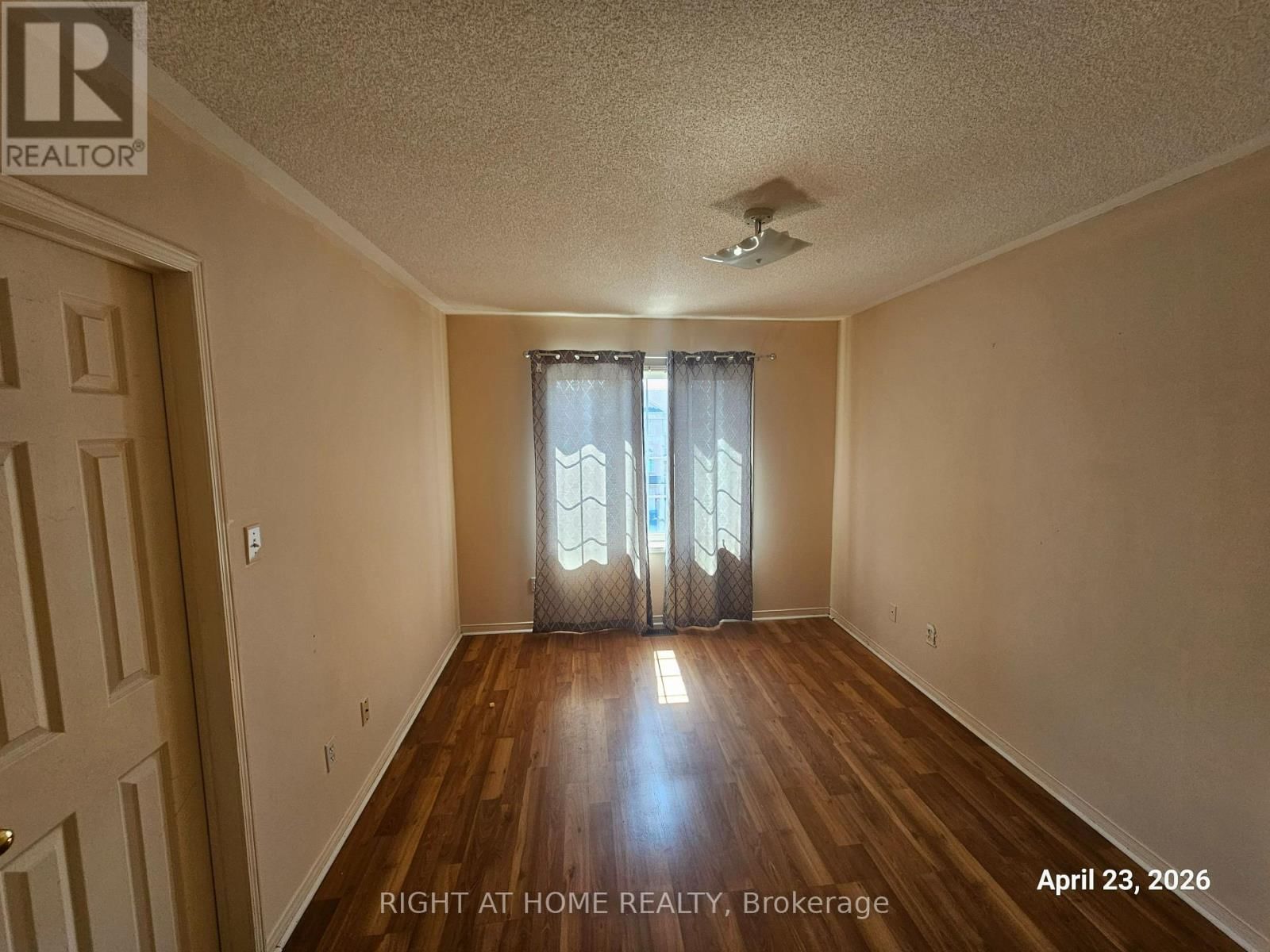 64 CONN SMYTHE DRIVE Image 6