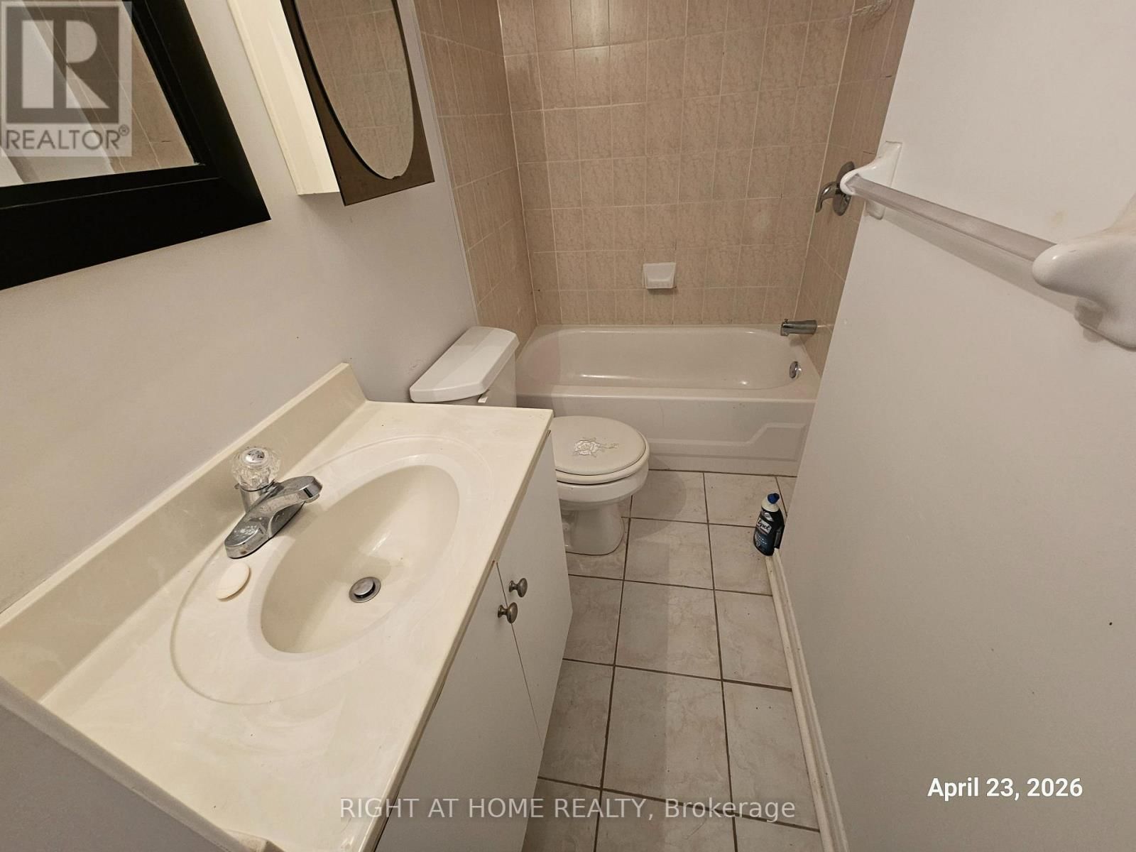 64 CONN SMYTHE DRIVE Image 9