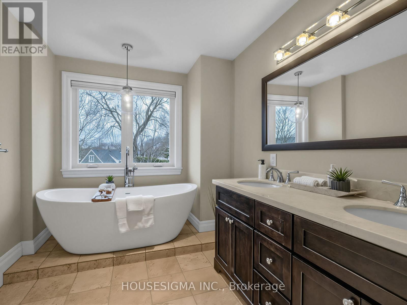 23 TIAGO AVENUE Image 24