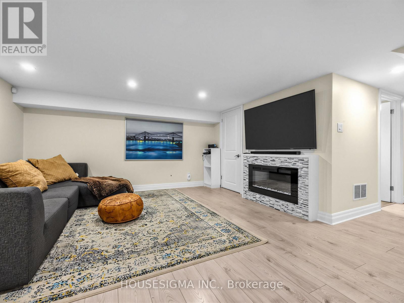 23 TIAGO AVENUE Image 32