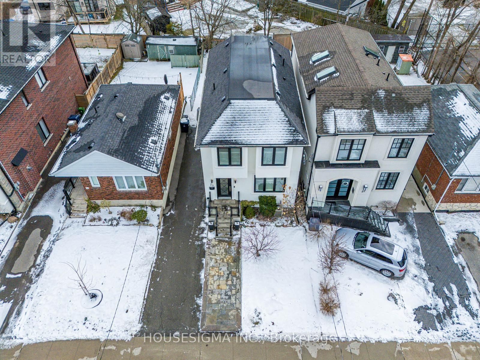 23 TIAGO AVENUE Image 36