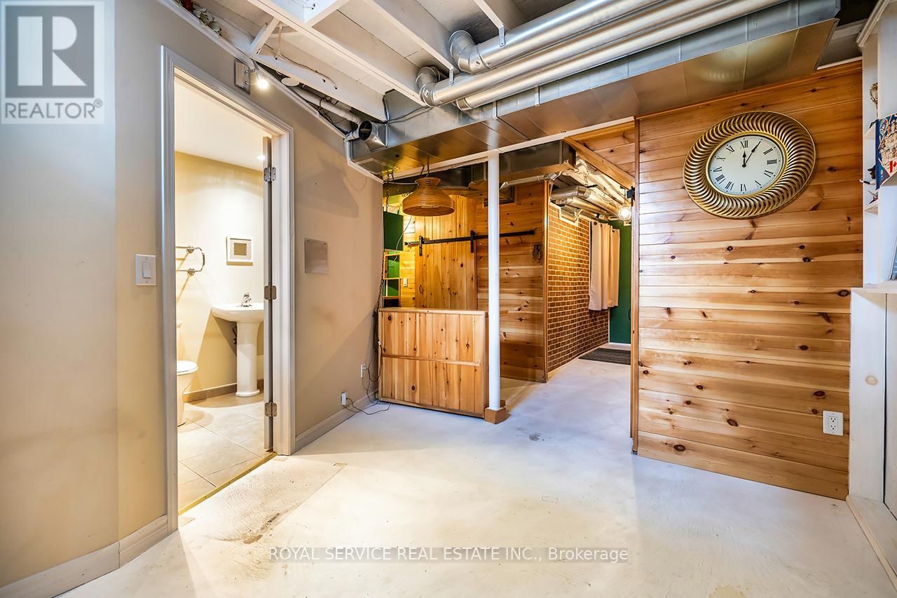 169 SCOTTSDALE DRIVE Image 24