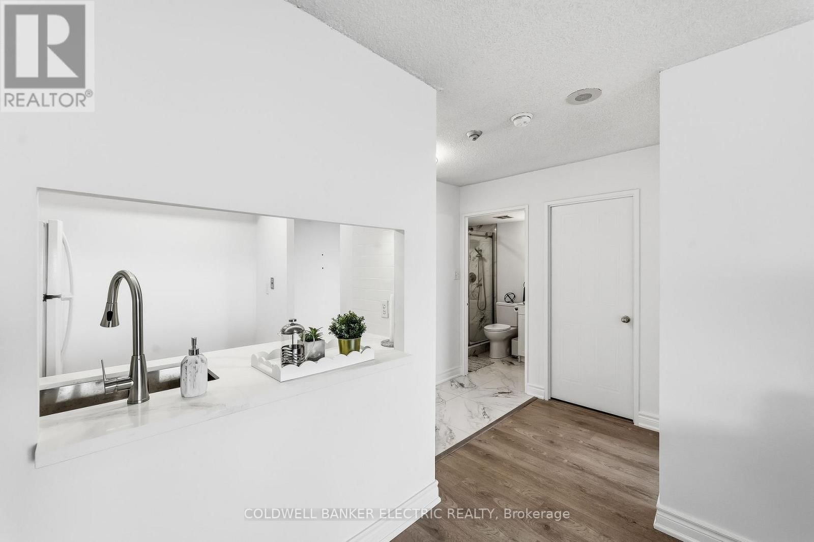 815 - 2550 LAWRENCE AVENUE EAST Image 17