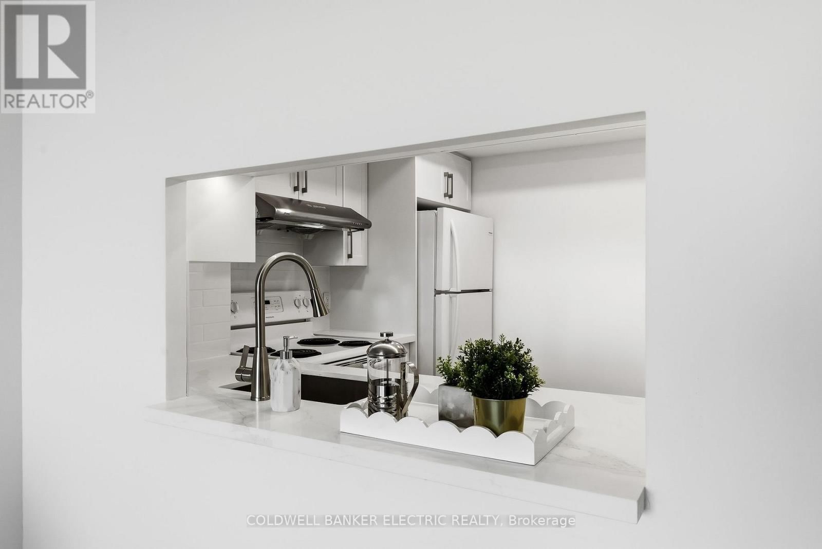 815 - 2550 LAWRENCE AVENUE EAST Image 18