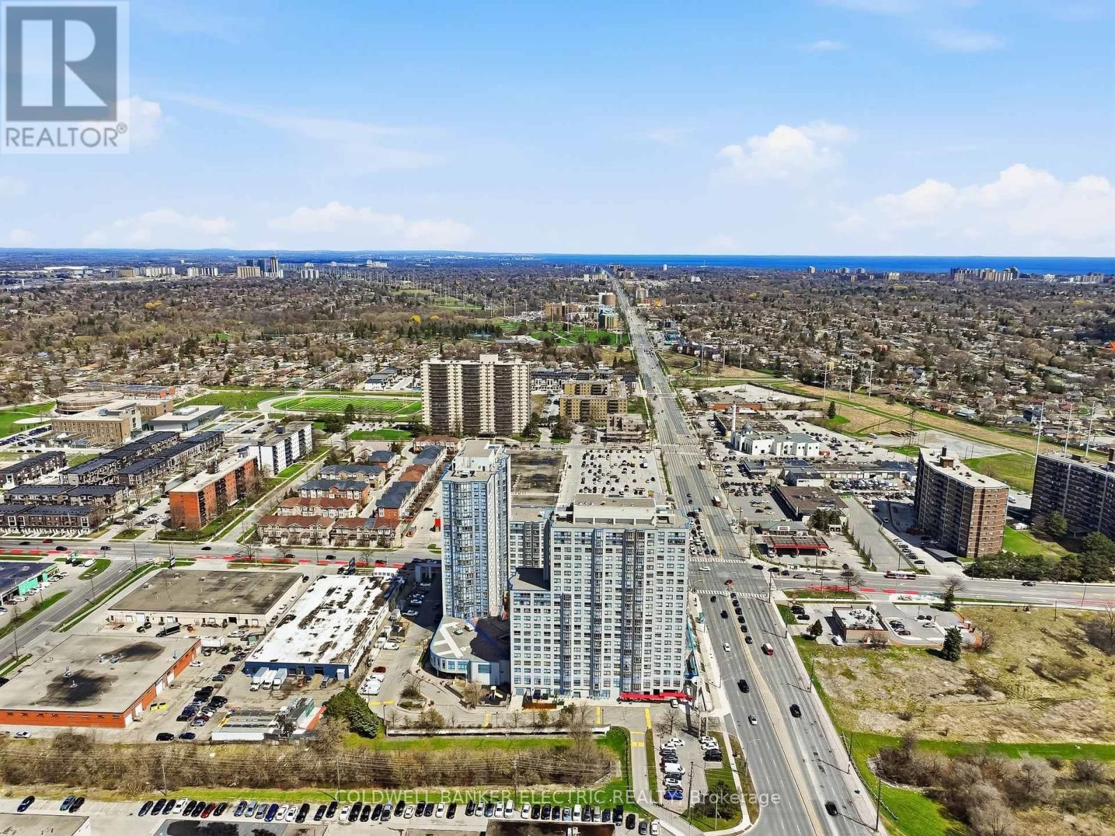 815 - 2550 LAWRENCE AVENUE EAST Image 2