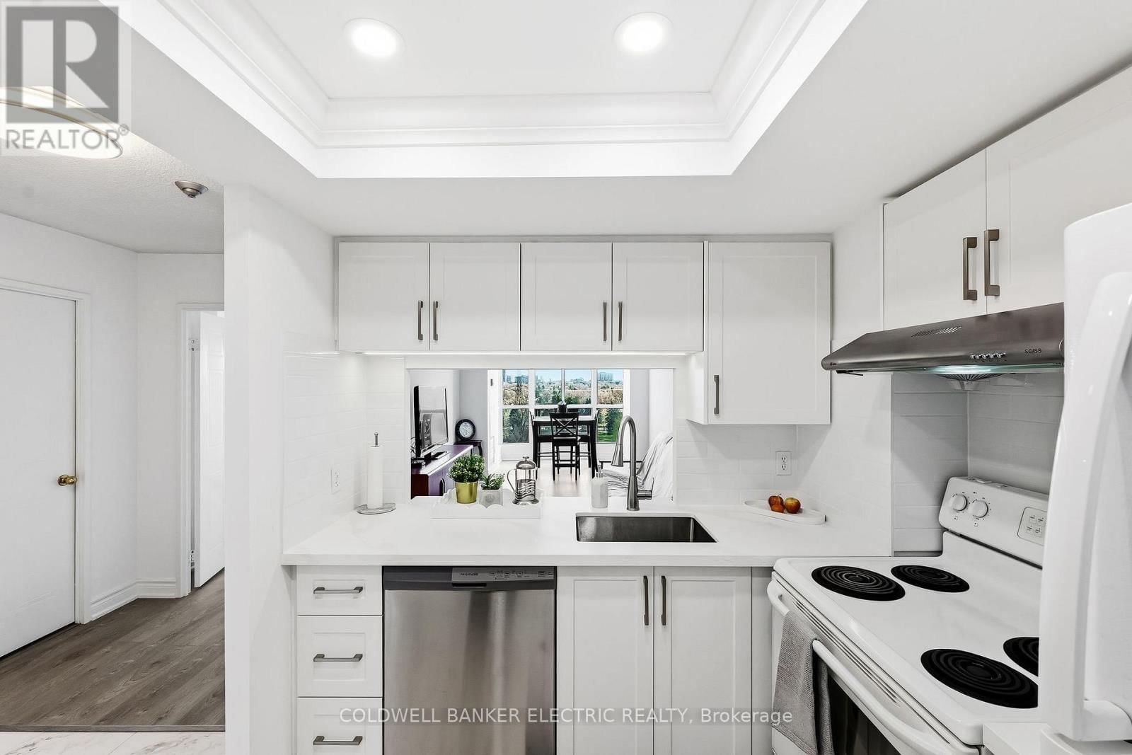 815 - 2550 LAWRENCE AVENUE EAST Image 21