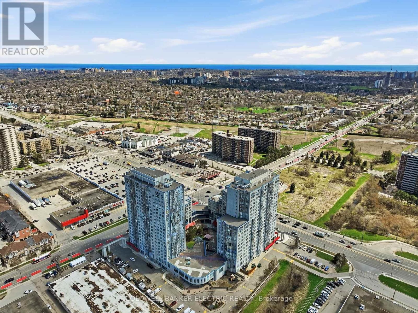 815 - 2550 LAWRENCE AVENUE EAST Image 3