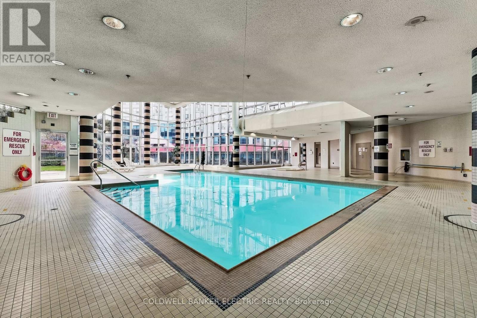 815 - 2550 LAWRENCE AVENUE EAST Image 38