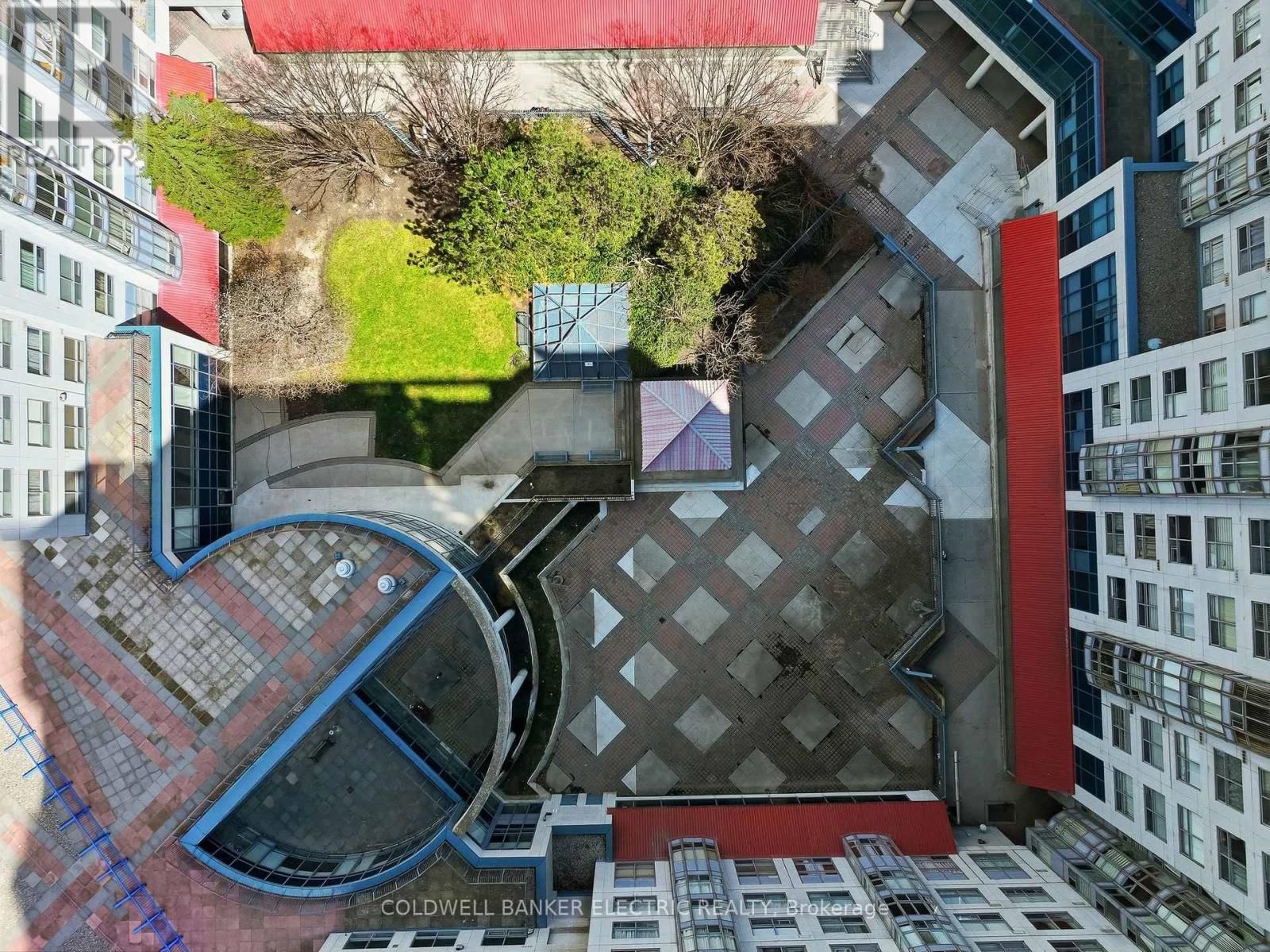 815 - 2550 LAWRENCE AVENUE EAST Image 5