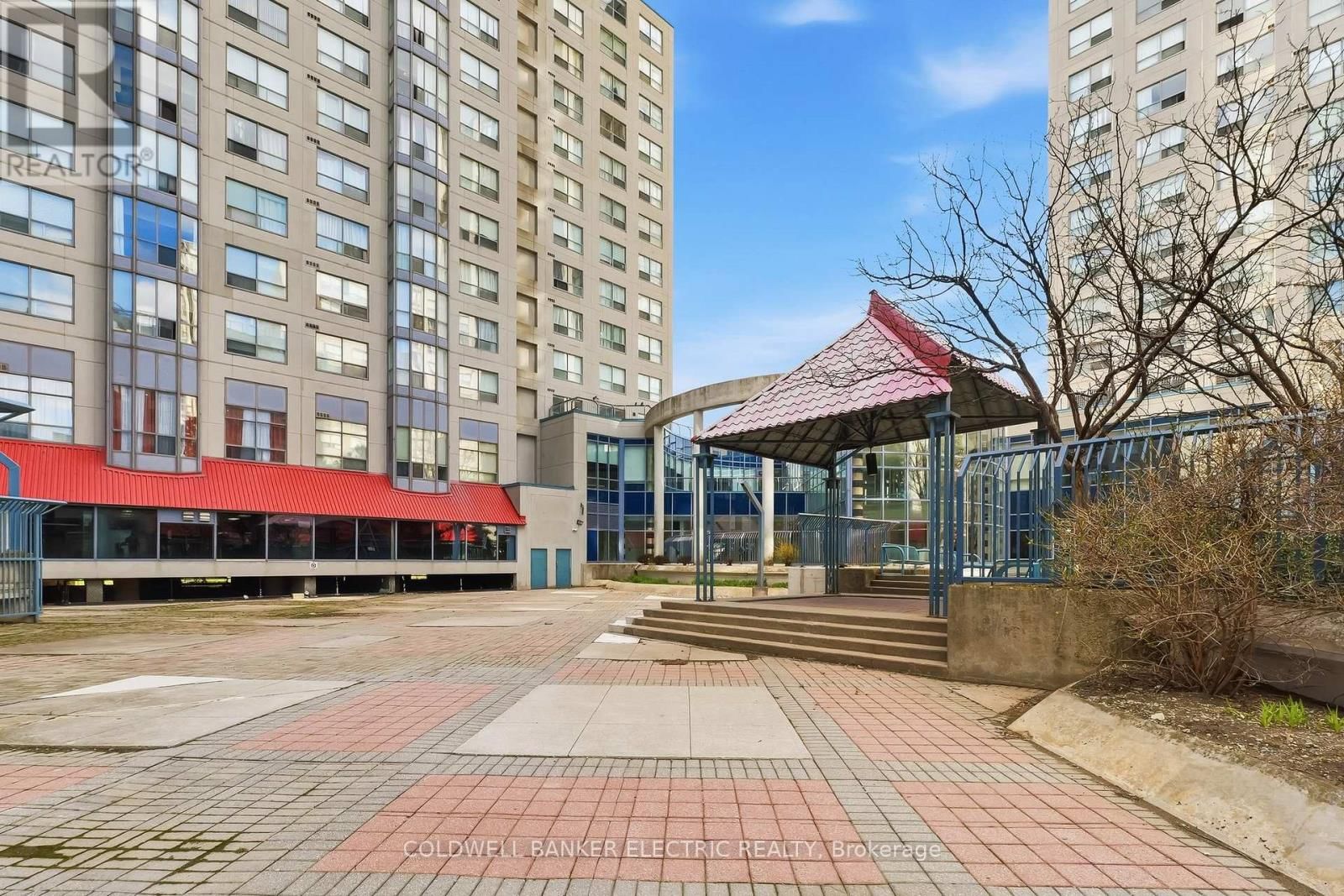 815 - 2550 LAWRENCE AVENUE EAST Image 8