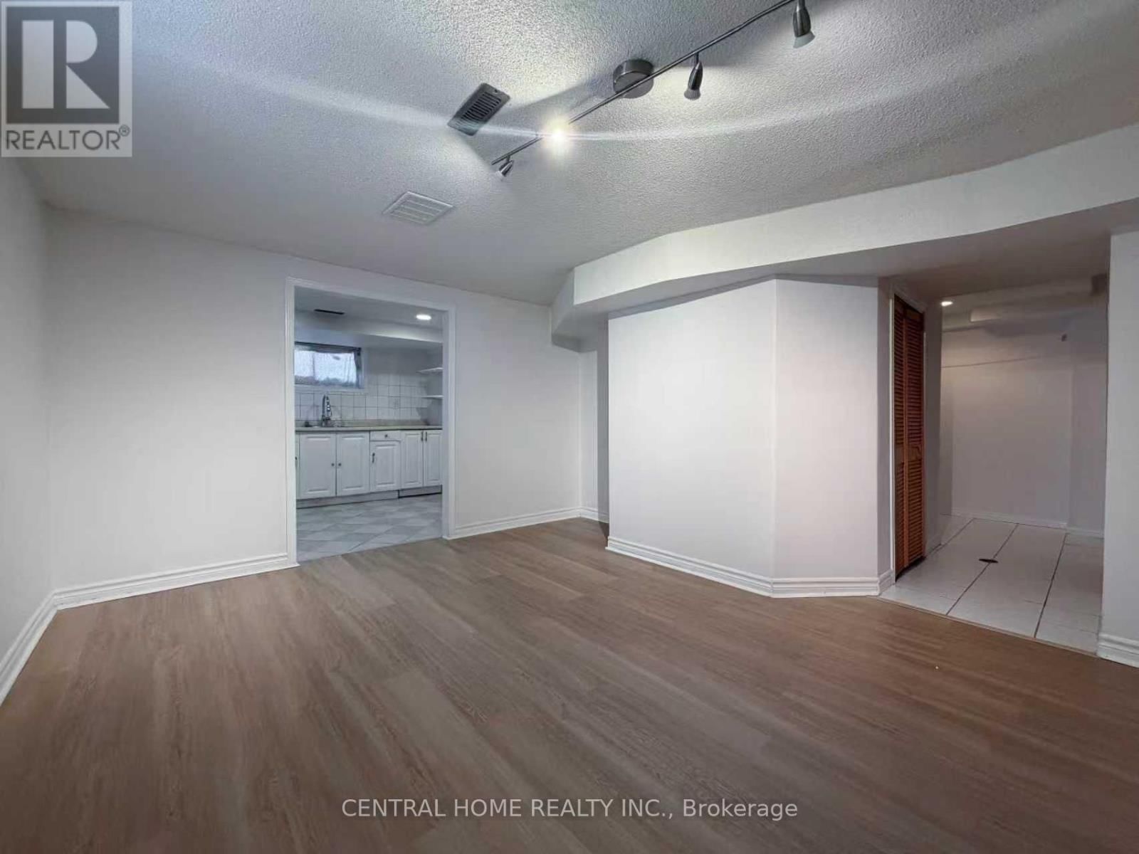 Bsmt - 11 TINETA CRESCENT Image 6