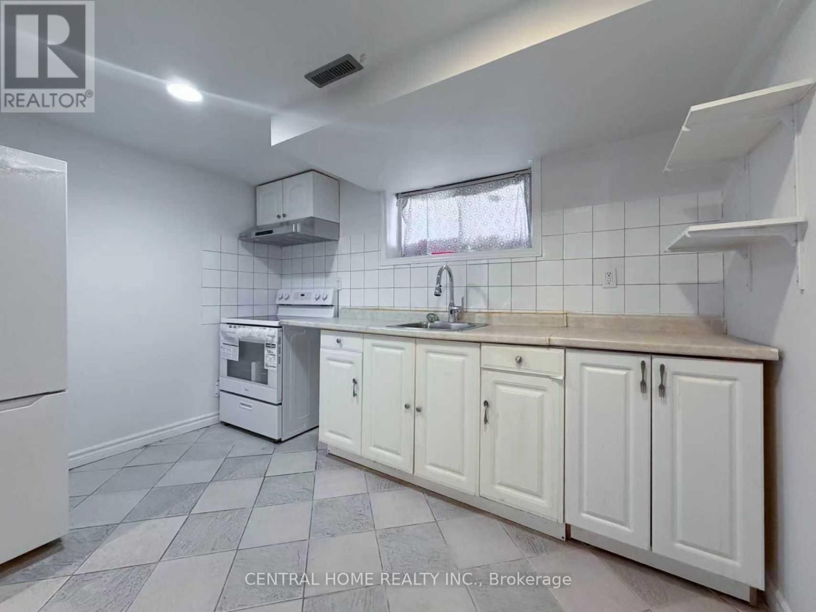 Bsmt - 11 TINETA CRESCENT Image 9