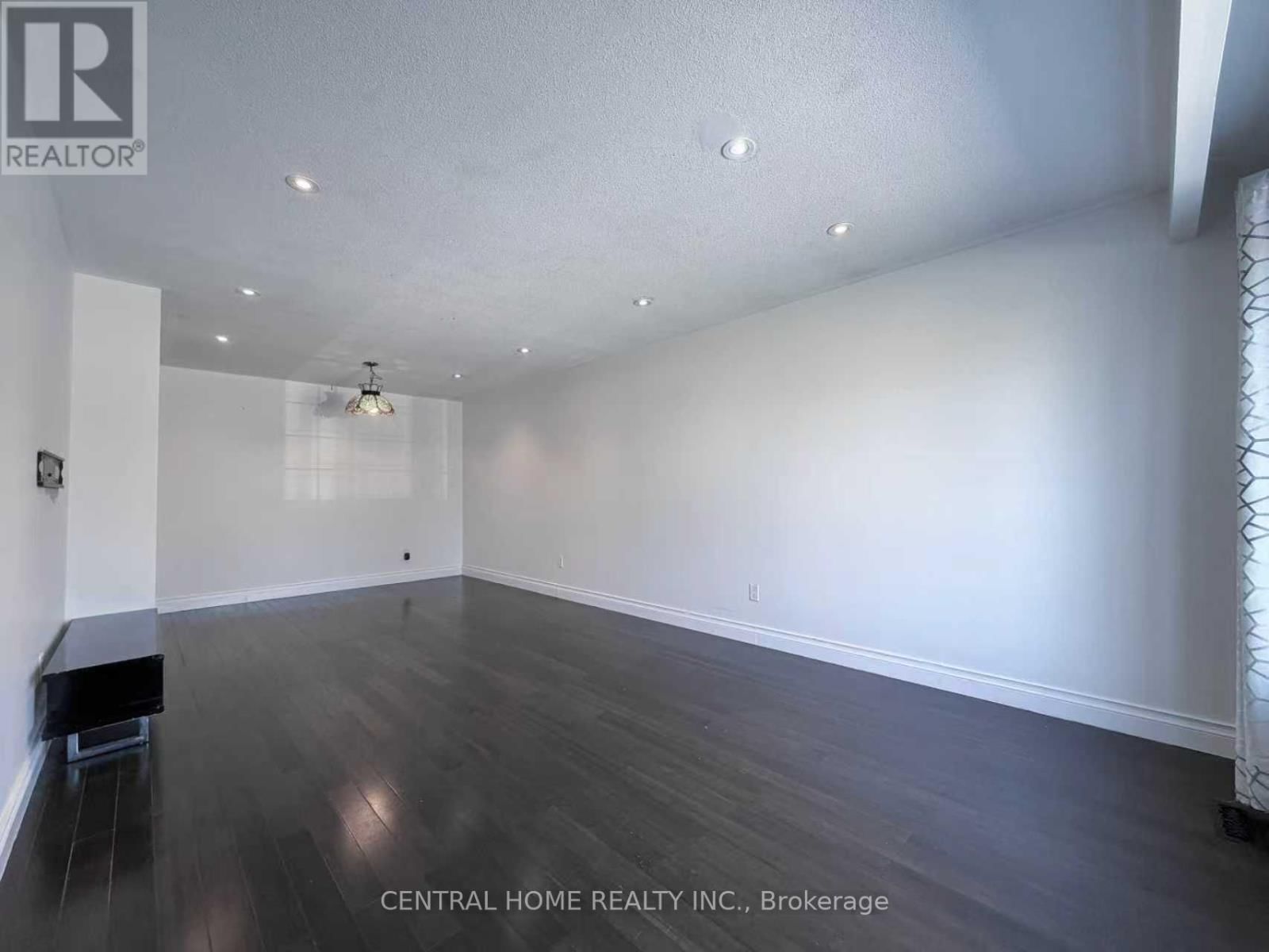 Main - 11 TINETA CRESCENT Image 2